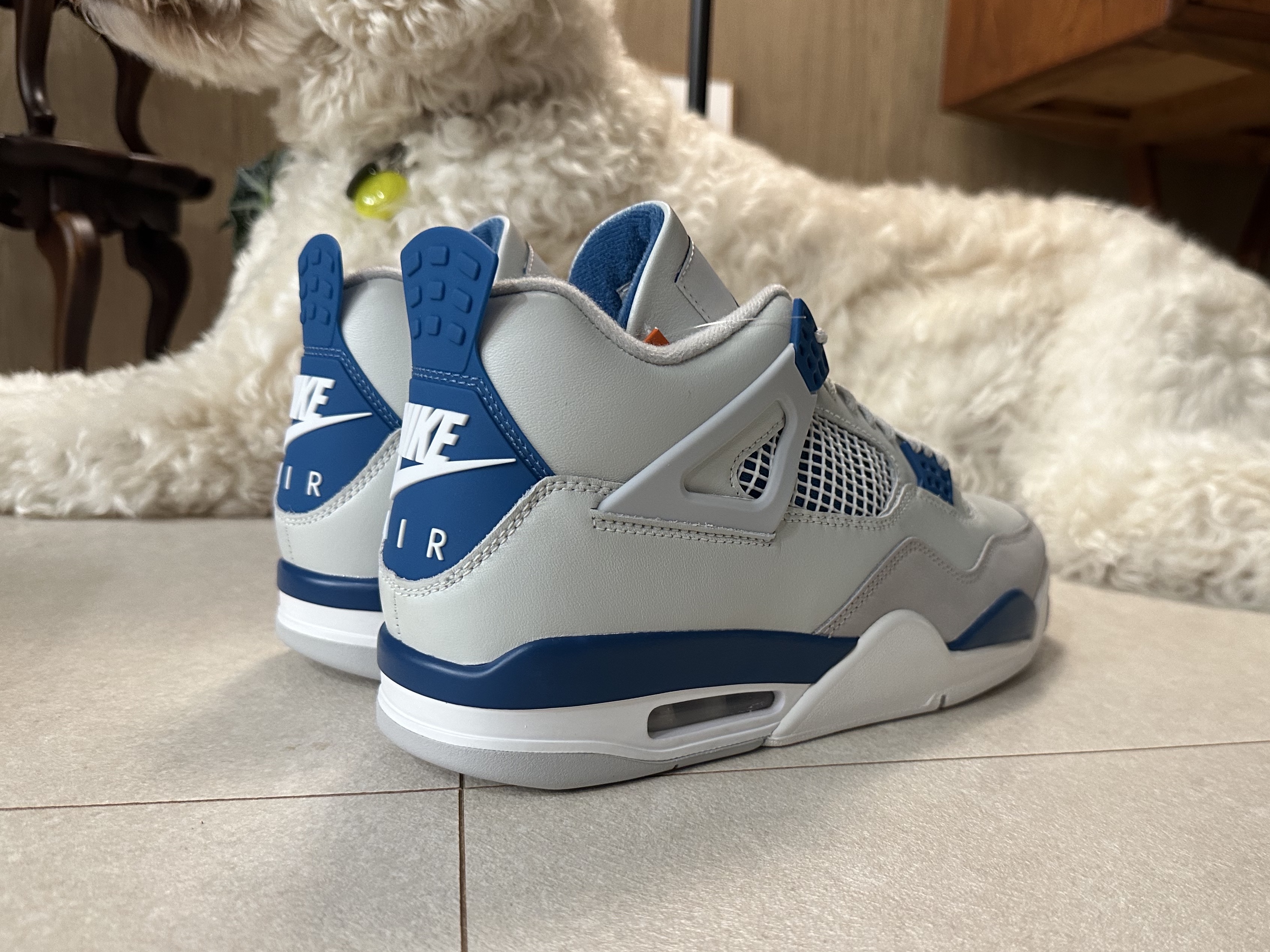 Jordan 4 Retro Industrial Blue 착용 스타일 - 3