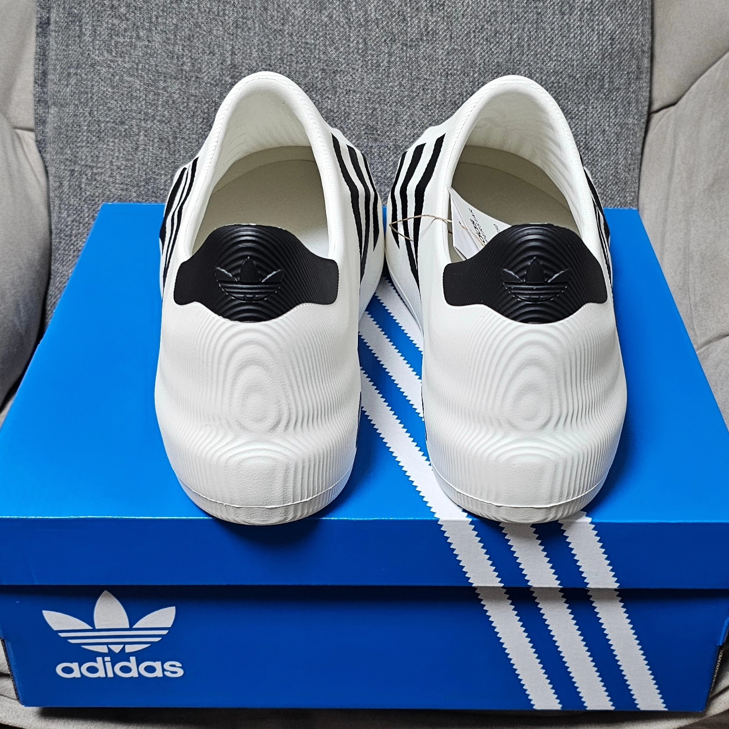 Adidas Adifom Superstar Core White 착용 스타일 - 2