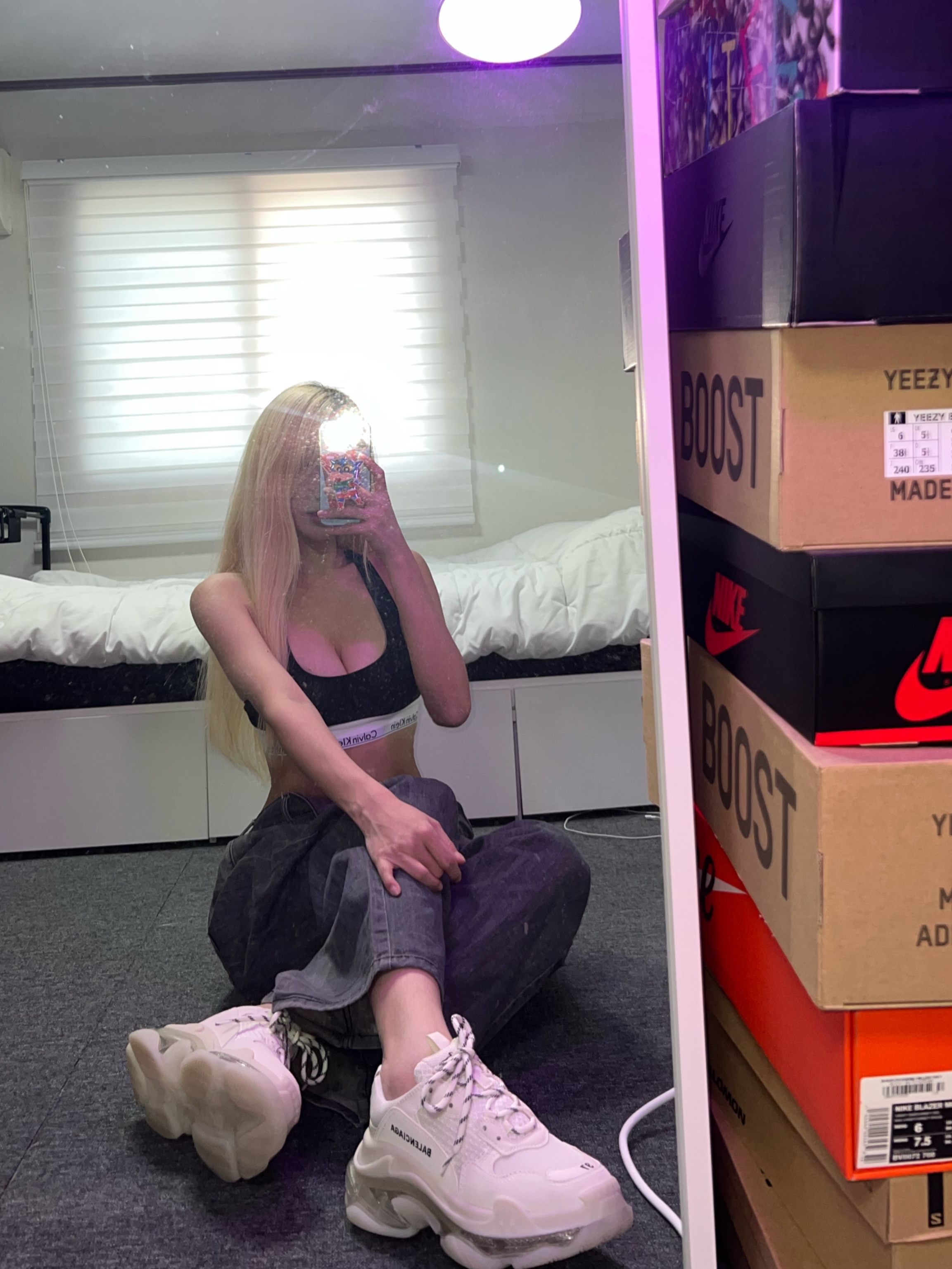 Balenciaga Triple S Sneakers Clear Sole White, (W) Calvin Klein Modern Cotton Bralette Black 착용 스타일