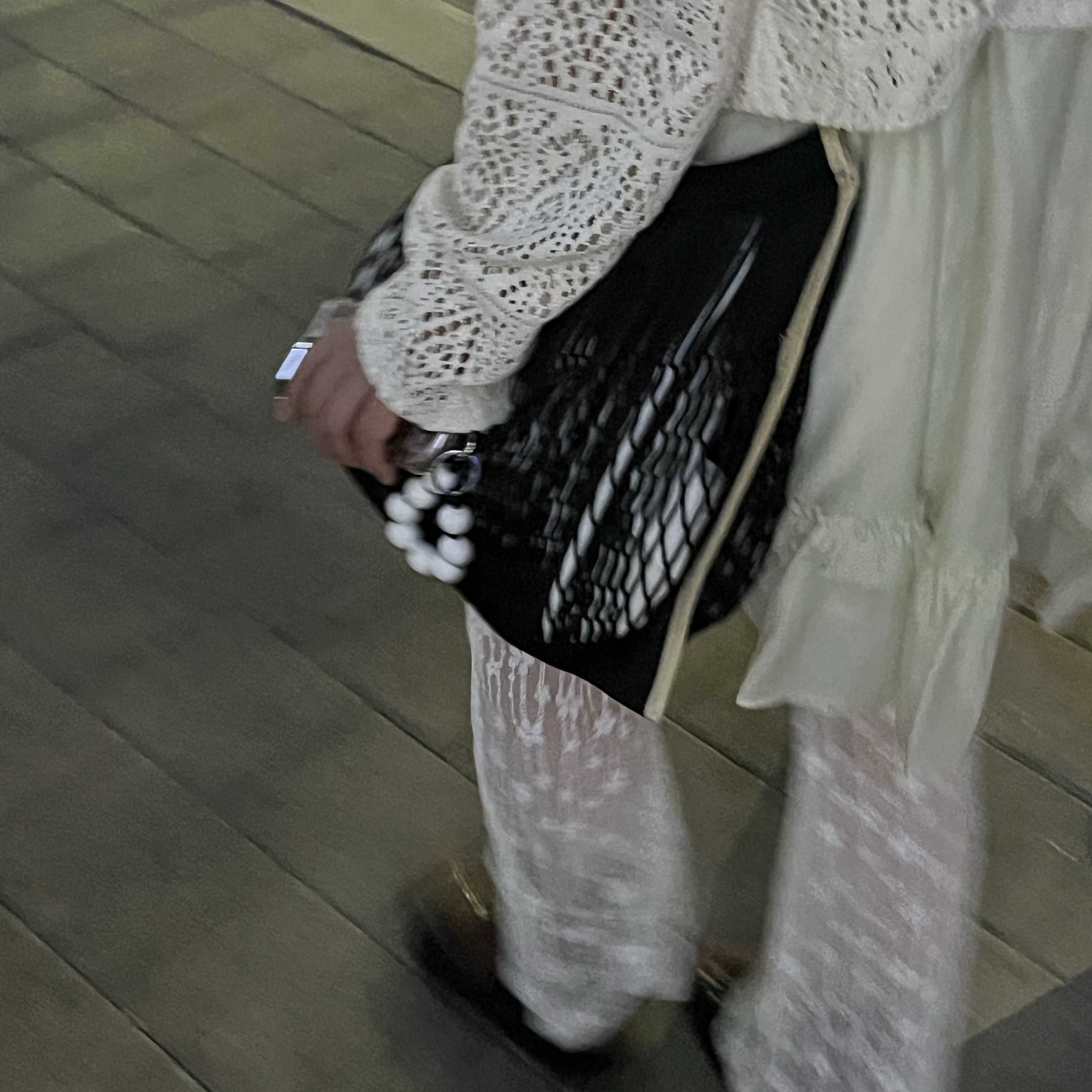 Lemaire Nylon Net Large Crossbody Filt Net Shopping Bag Black, (W) Chanel Sandals Grained Calfskin & Black 착용 스타일 - 3