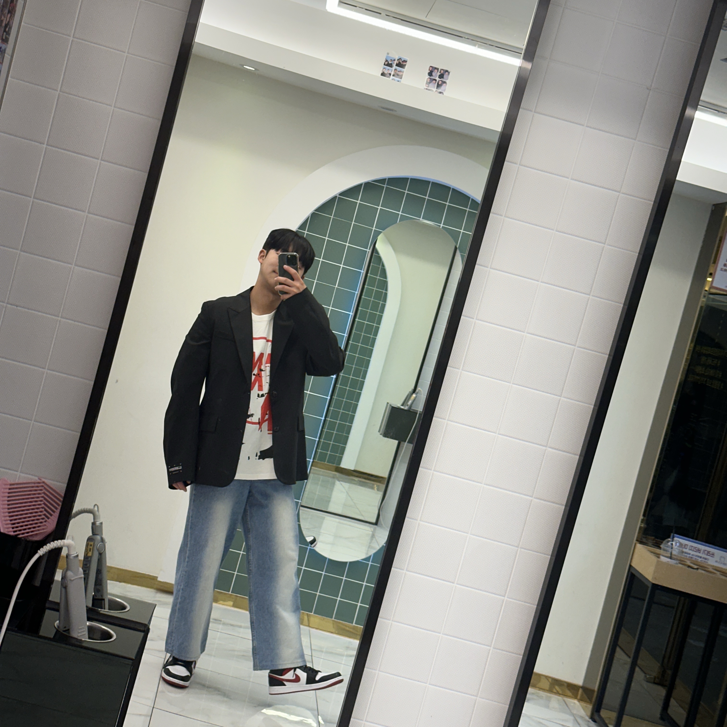 Jordan 1 Mid Gym Red Black White, Zara x Ader Error Oversize Blazer Black 착용 스타일