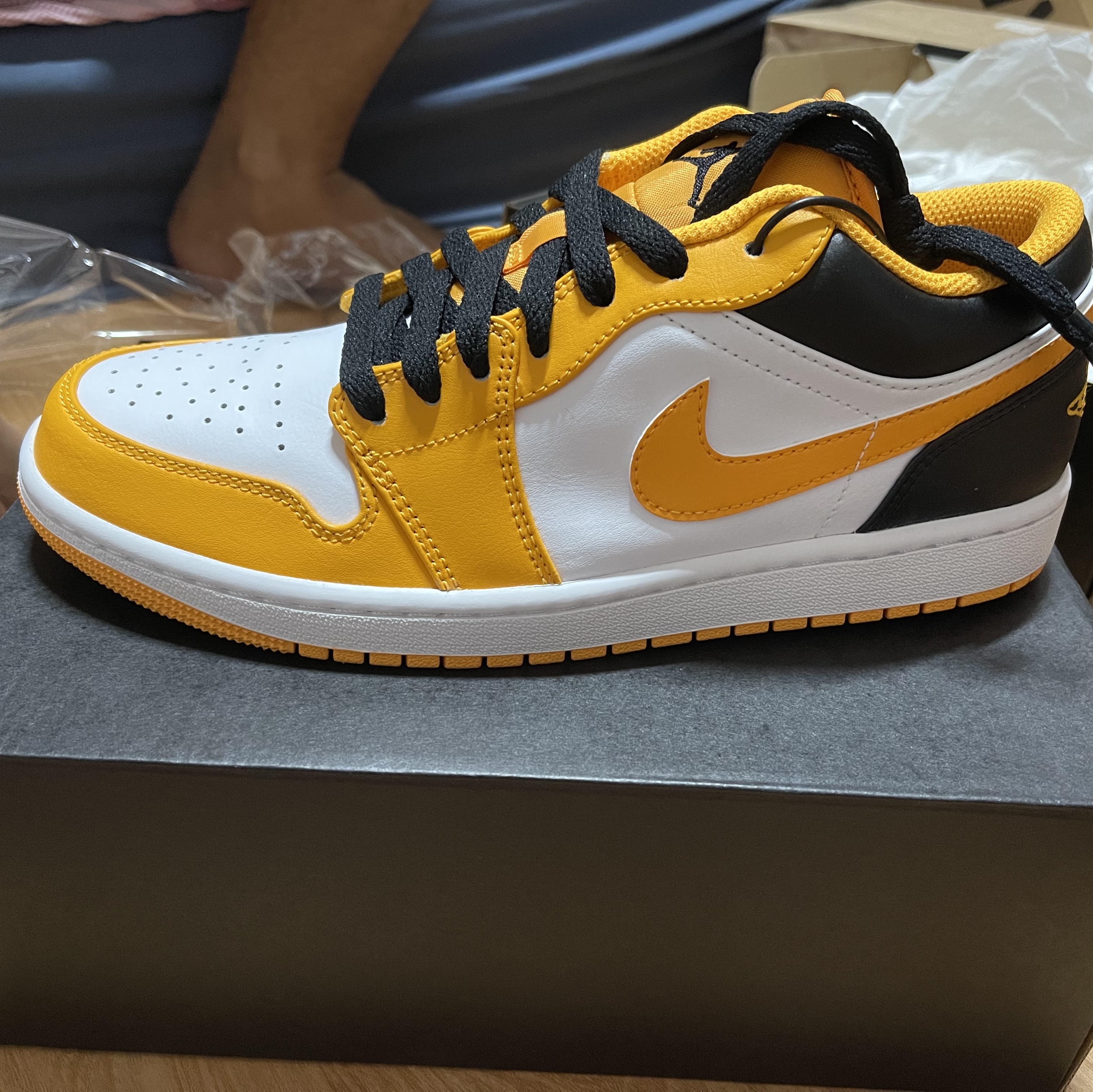 Jordan 1 Low Taxi 착용 스타일 - 1
