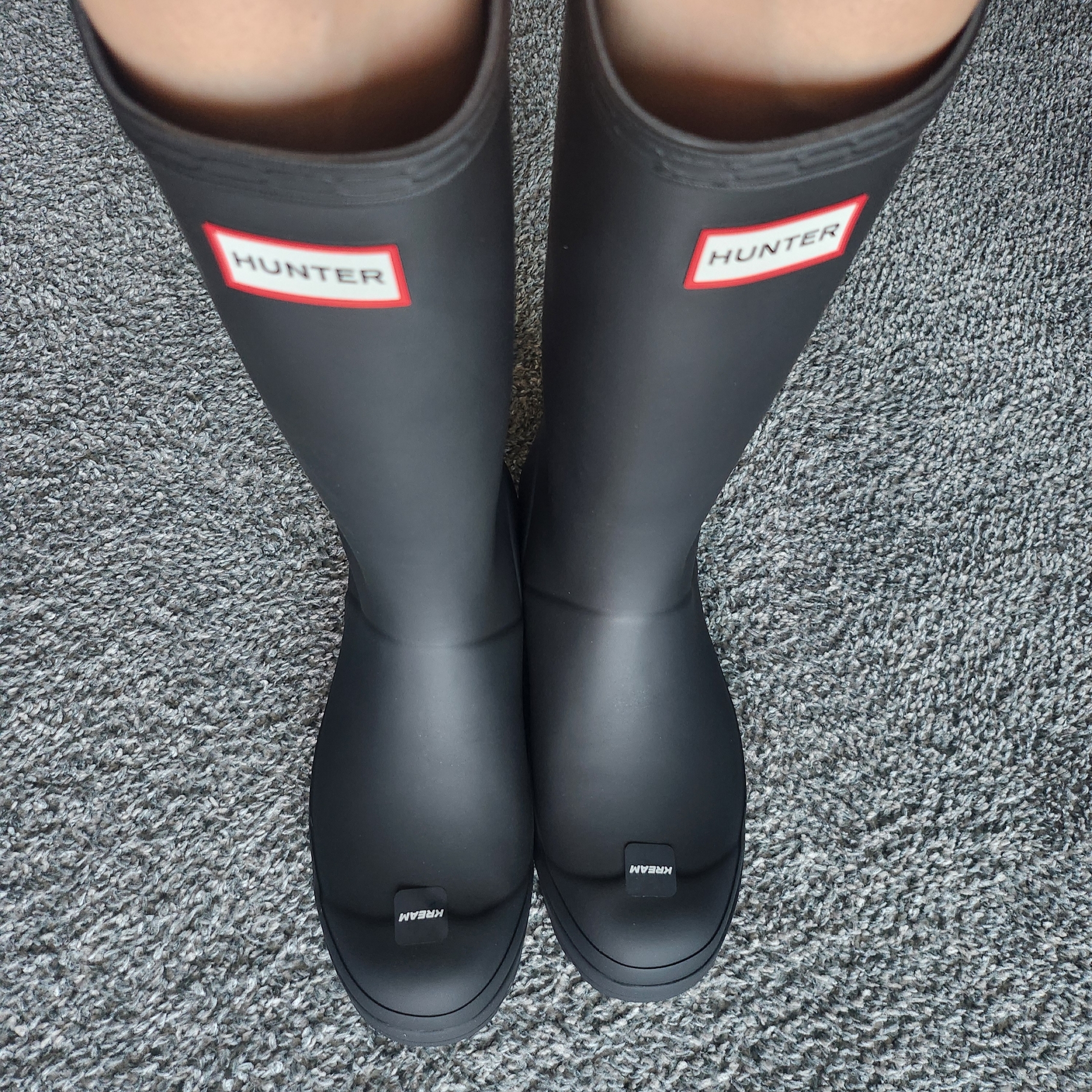 (W) Hunter Play Tall Wellington Rain Boots Black 착용 스타일