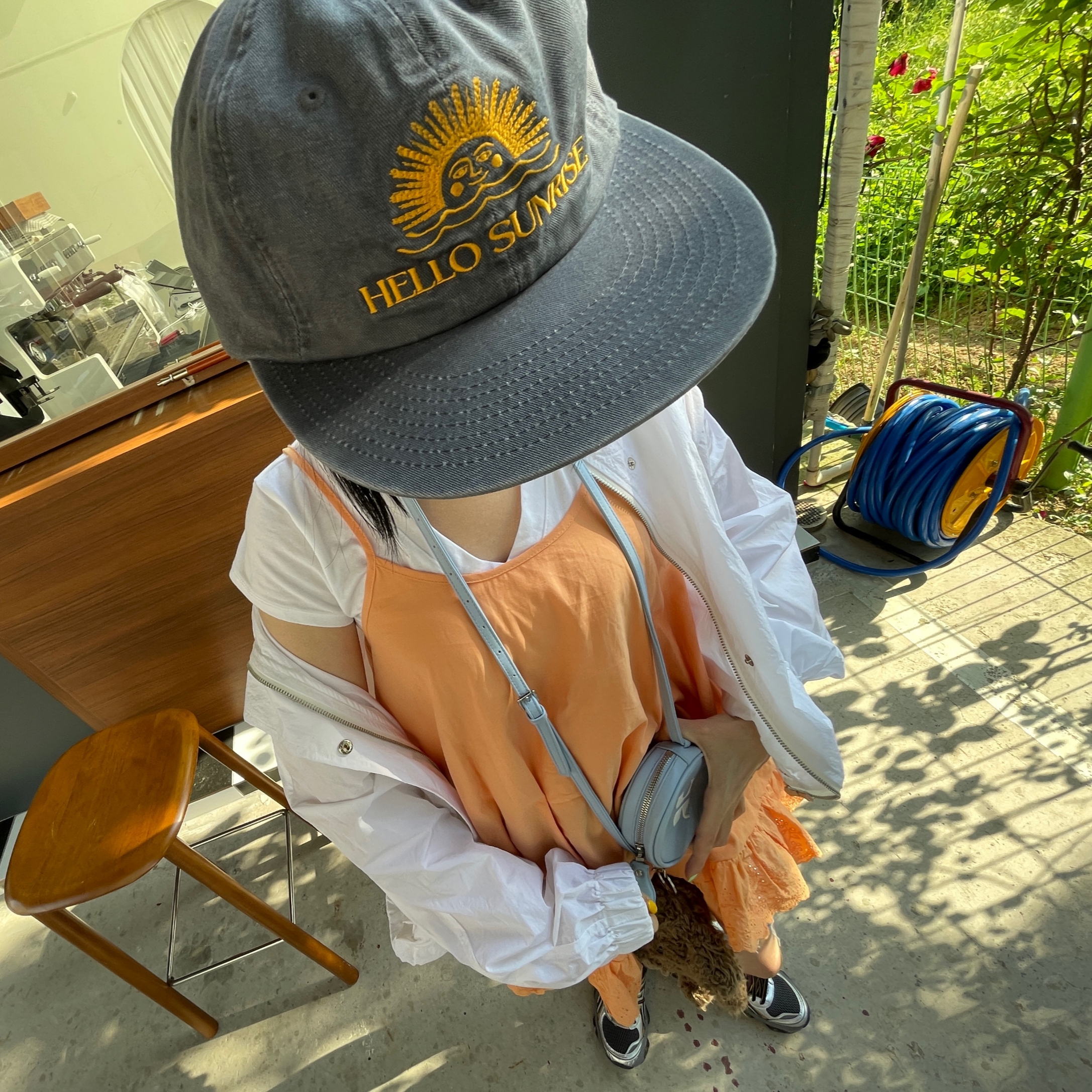 Hello Sunrise Washed OG Logo 6panel Cap Gray, Asics Gel-Quantum Kinetic Carbon Pure Gold 착용 스타일 - 1