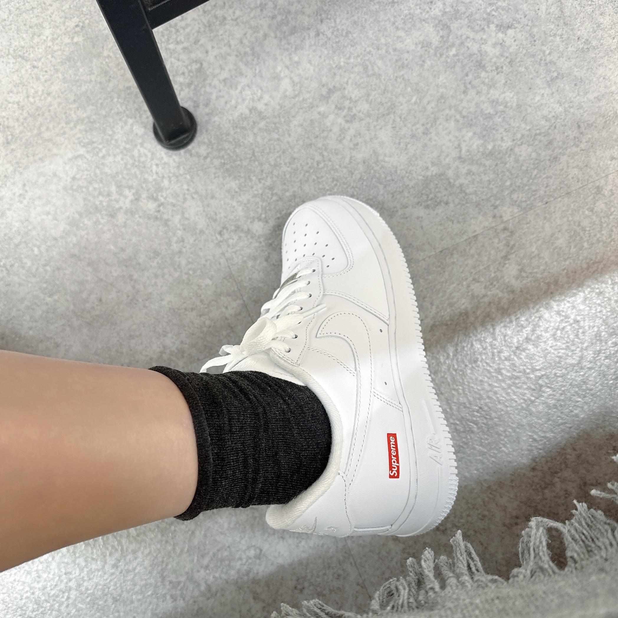 Nike x Supreme Air Force 1 Low White 착용 스타일
