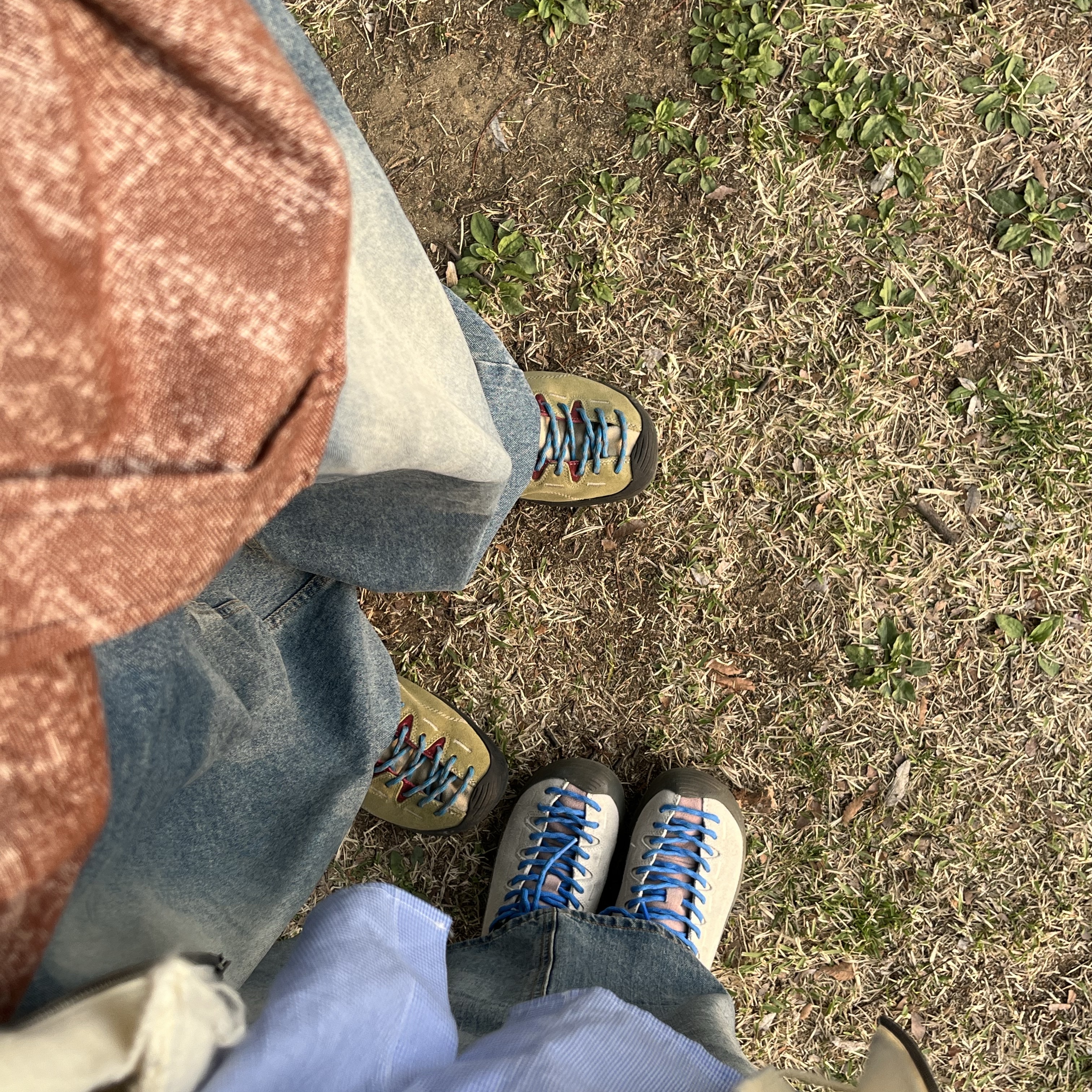 Hello Sunrise Washed OG Logo 6panel Cap Ocean Blue, (W) Keen Jasper Suede Sneakers Birch Fawn 착용 스타일 - 5