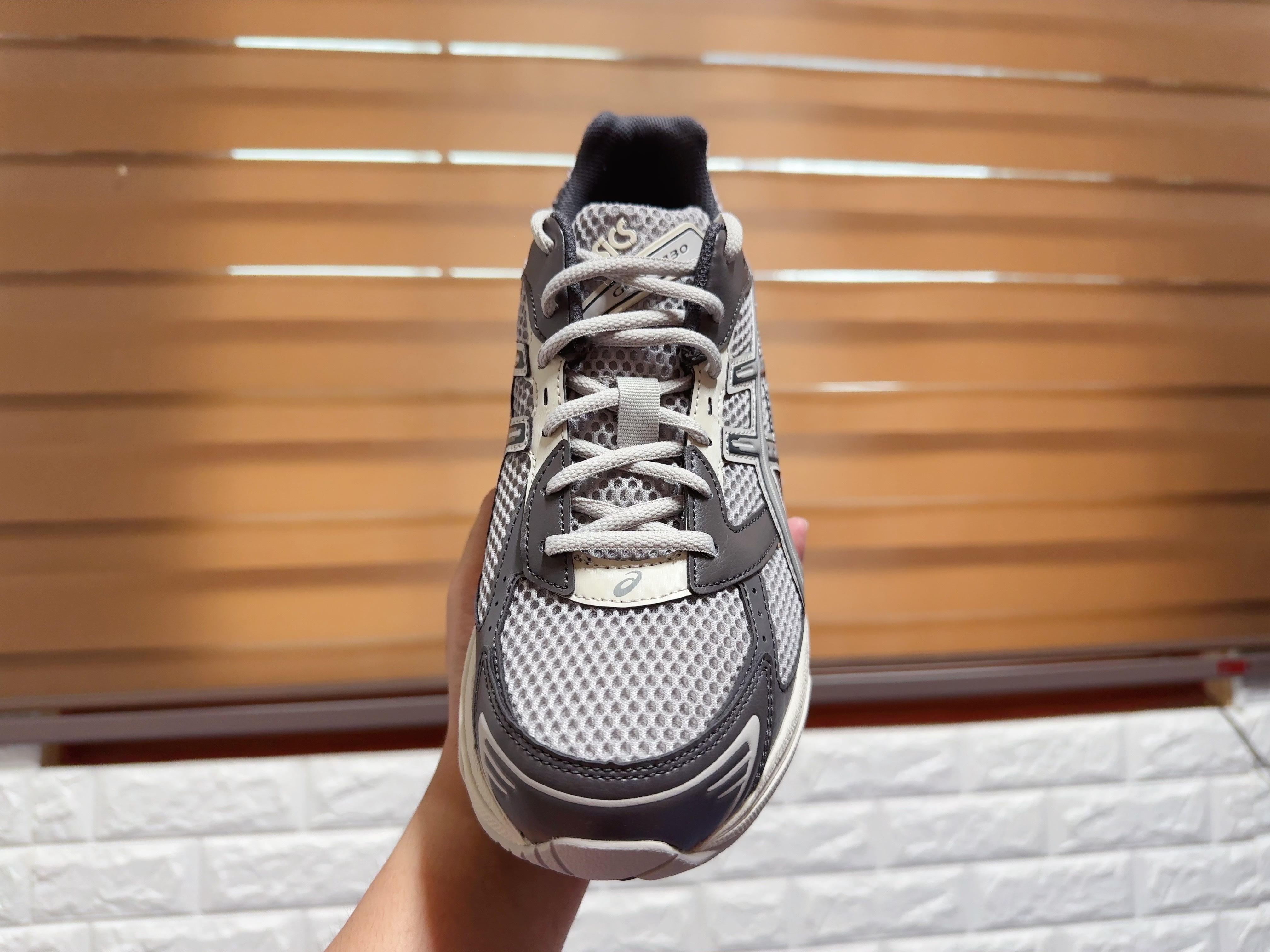Asics Gel-1130 Oyster Grey Clay Grey 착용 스타일 - 4