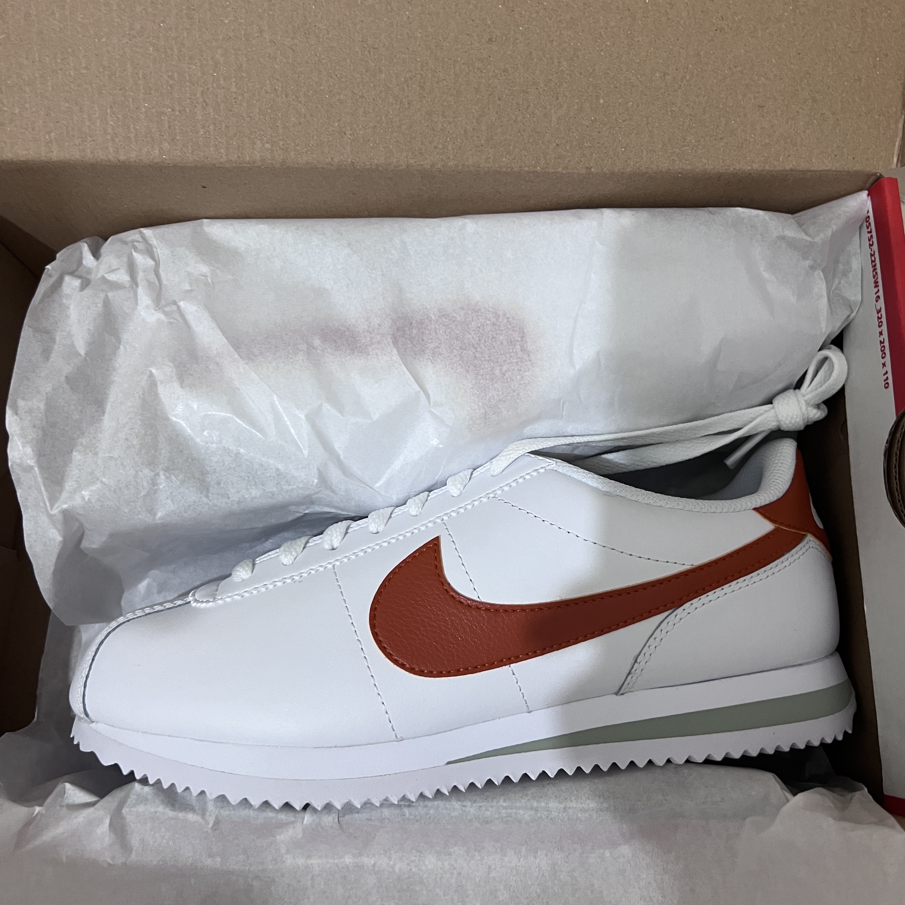 Nike Cortez White Campfire Orange 착용 스타일