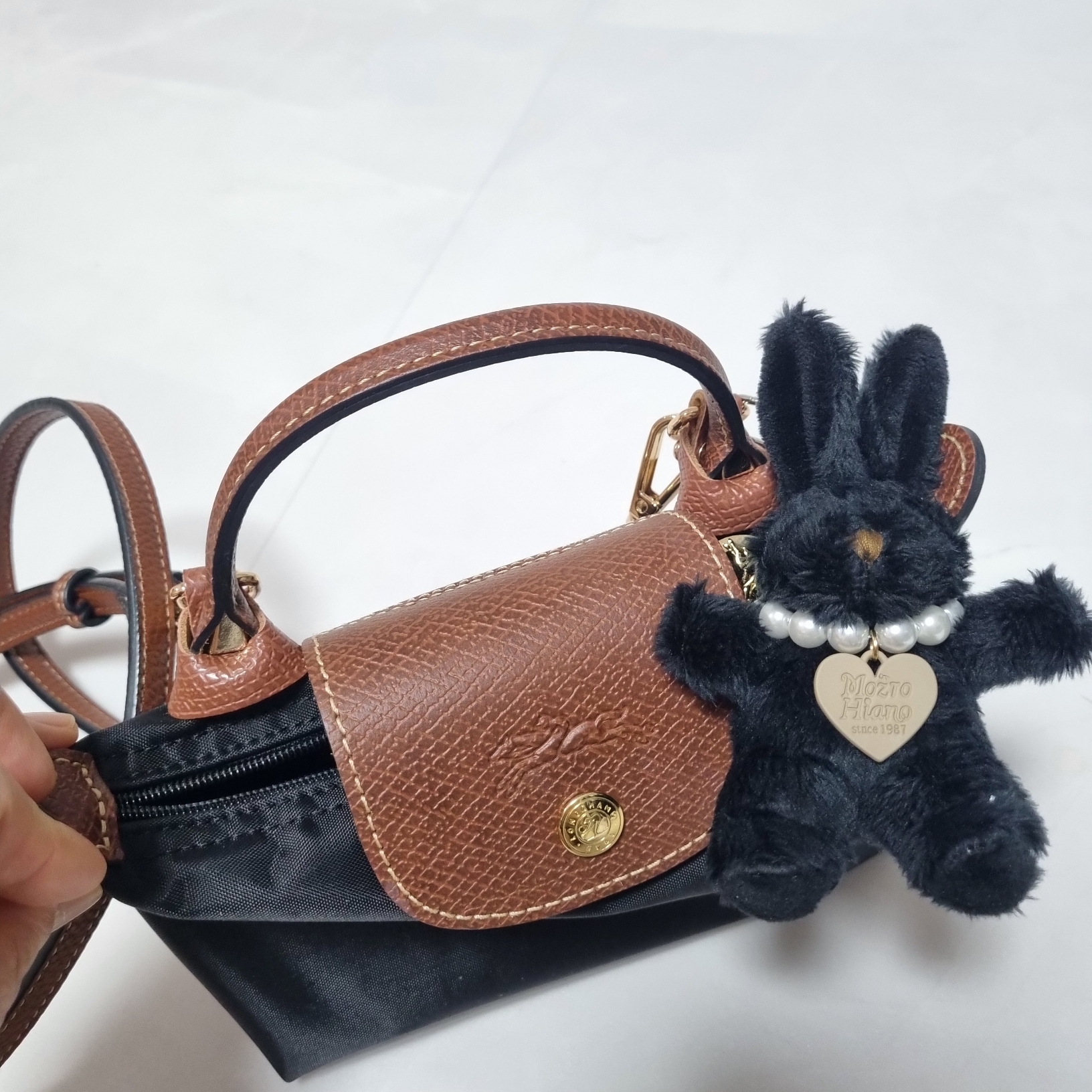 Longchamp Le Pliage Original Handle Pouch Black 착용 스타일 - 2