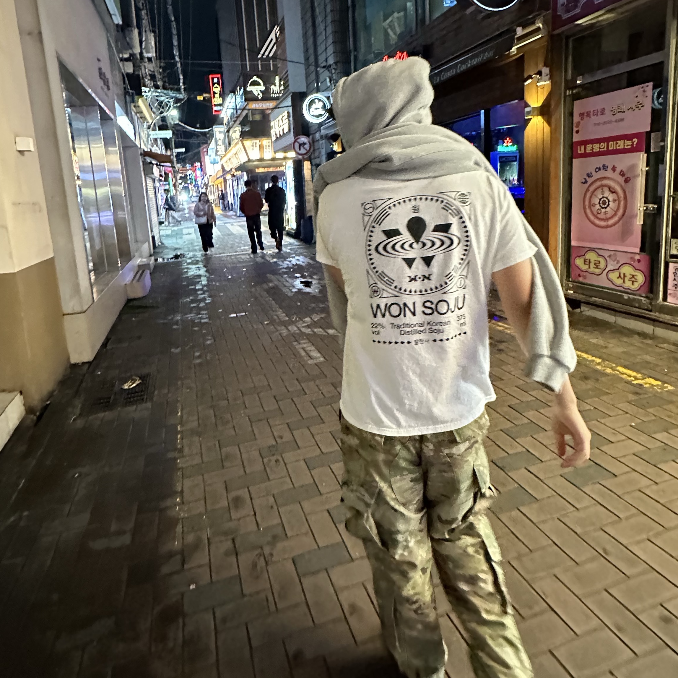 Chrome Hearts CH Hollywood Trucker Hat Black White 착용 스타일 - 3