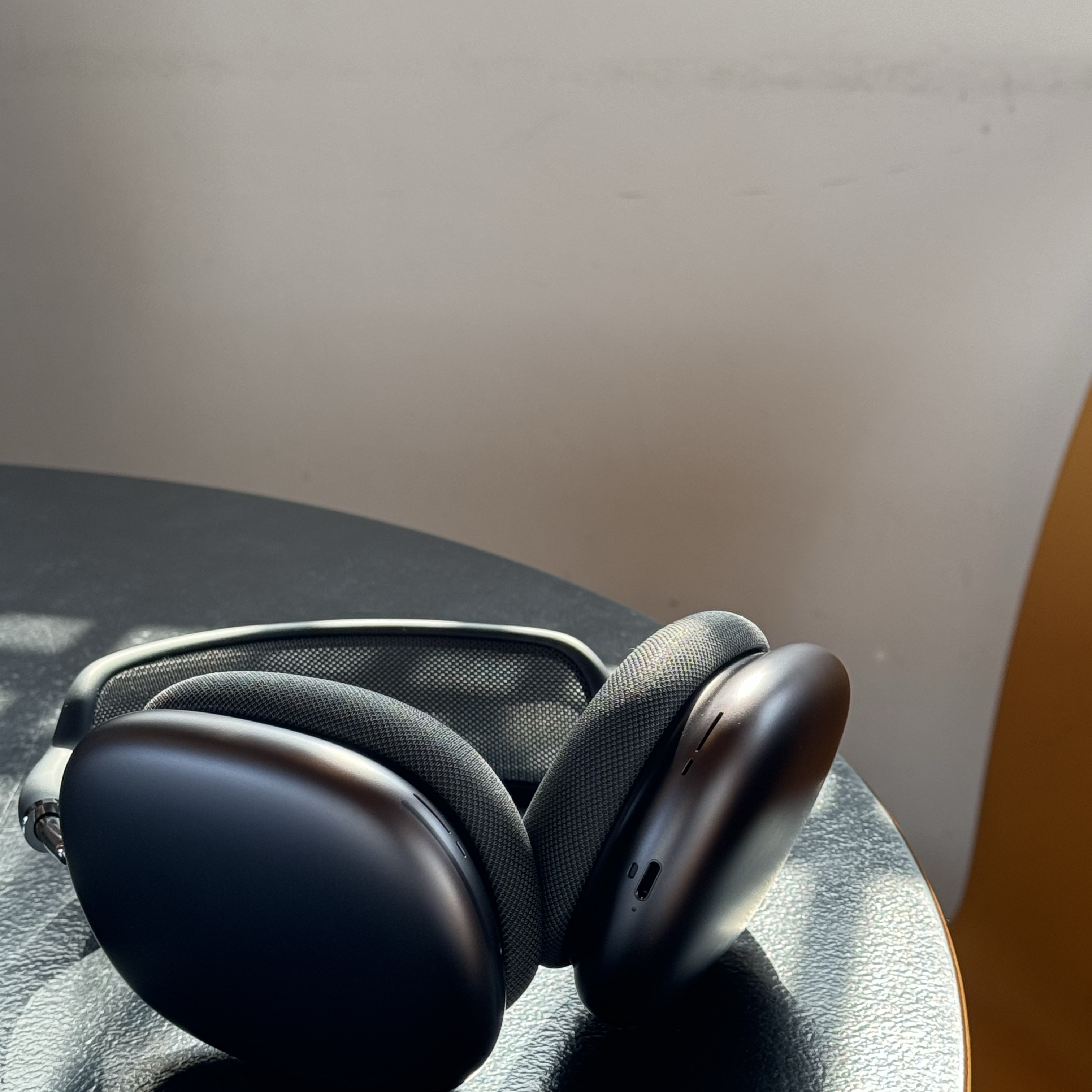 Apple AirPods Max Lightning Space Gray (Korean Ver.) 착용 스타일