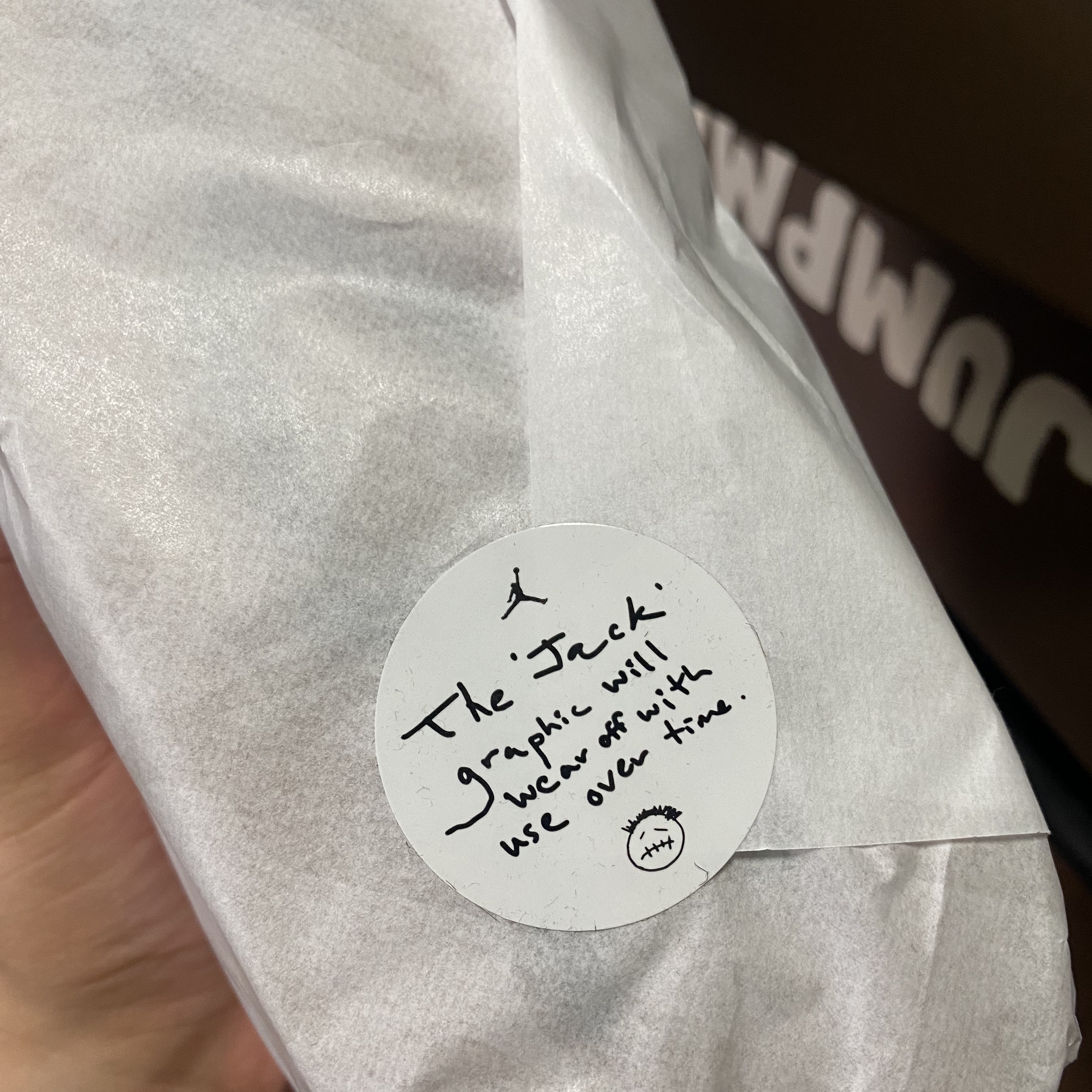 Jordan x Travis Scott Jumpman Jack TR Sail and Dark Mocha 착용 스타일 - 3
