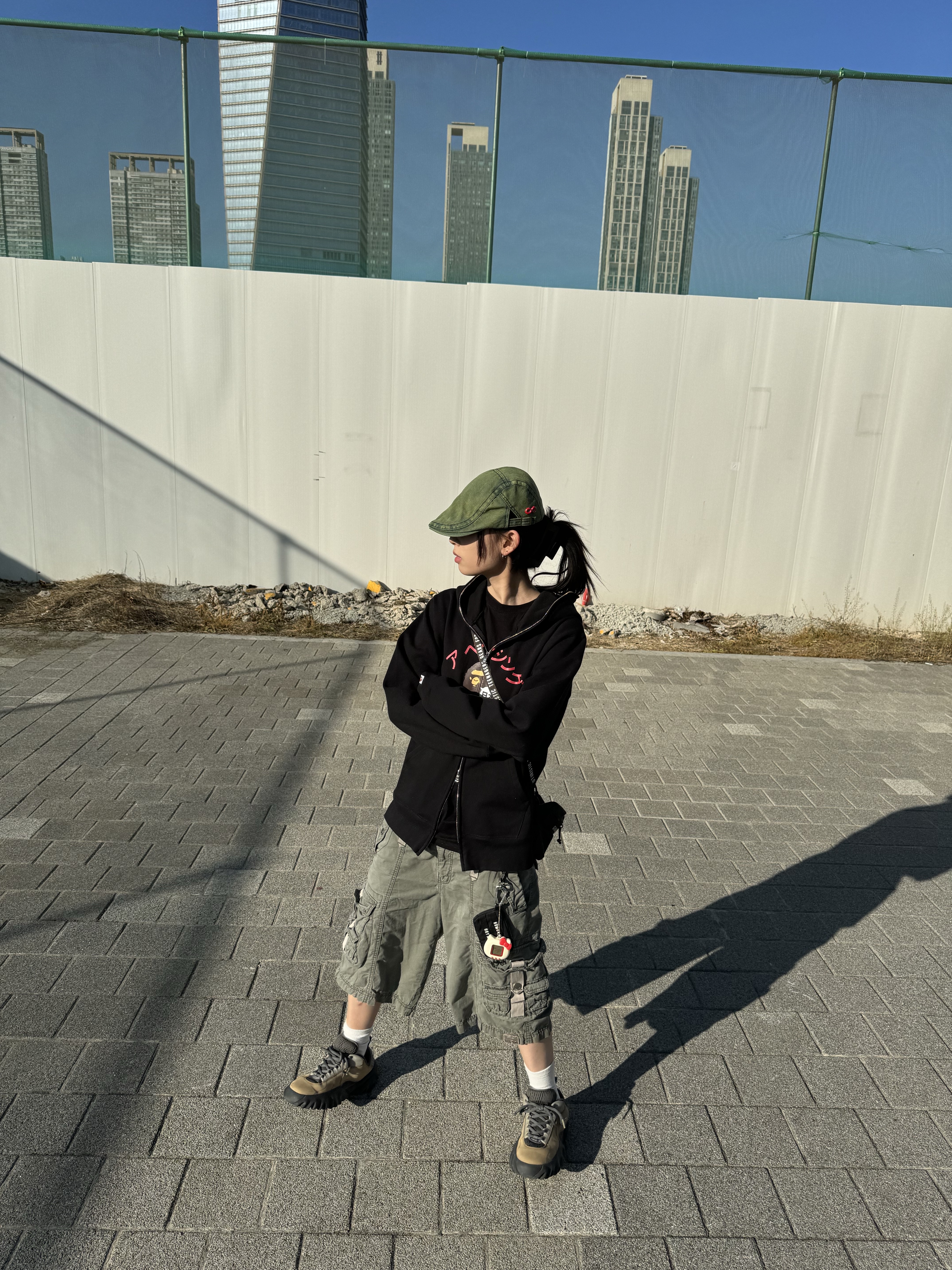 Oakley Factory Team x Brain Dead Chop Saw Mocha, Human Made Sacoche Olive Drab 착용 스타일 - 4