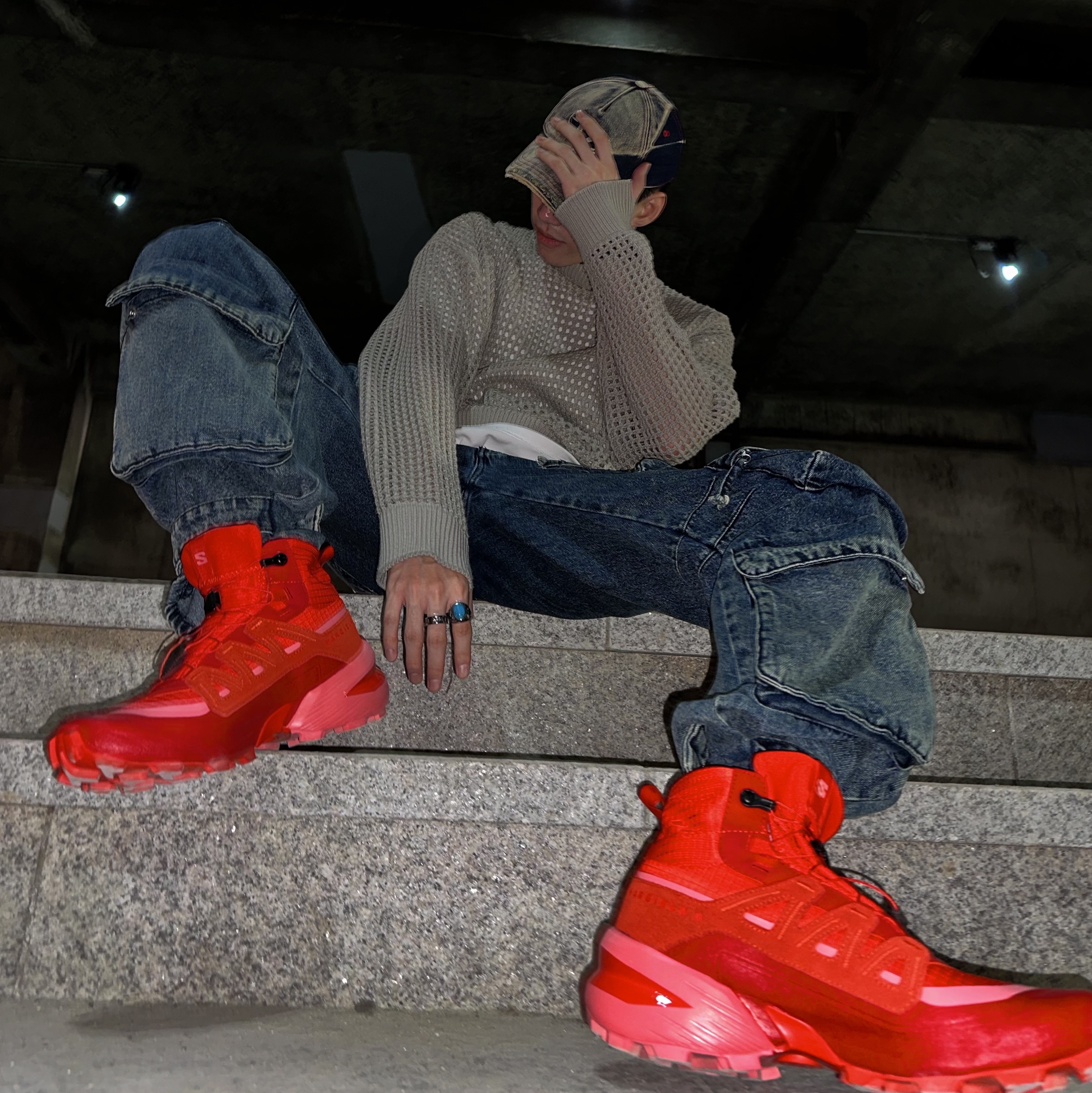 Diesel C-Seymon Treated Denim Baseball Cap Blue White, Salomon x MM6 Maison Margiela Cross High Fiery Red 착용 스타일 - 2