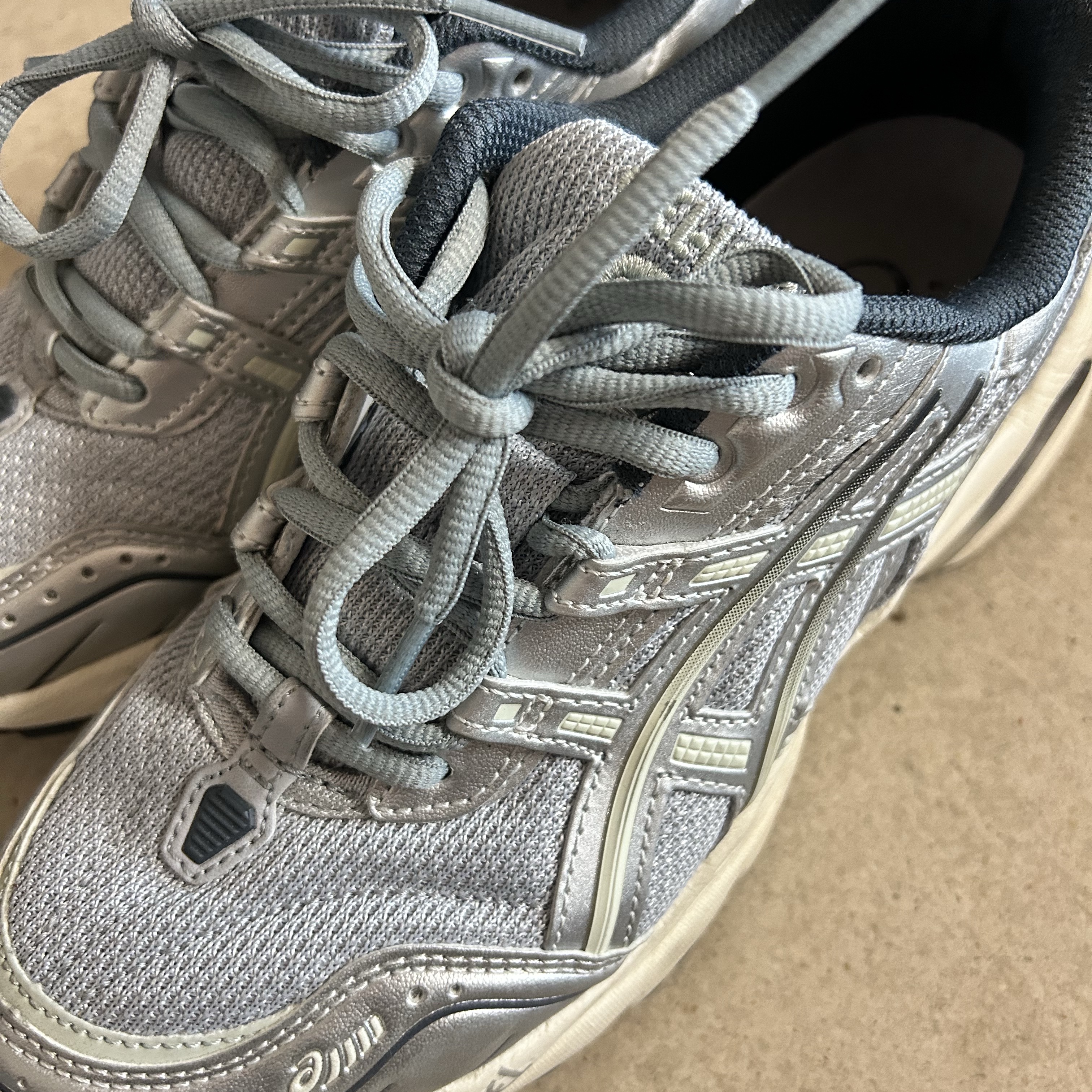 Asics Gel-1090 Piedmont Grey 착용 스타일