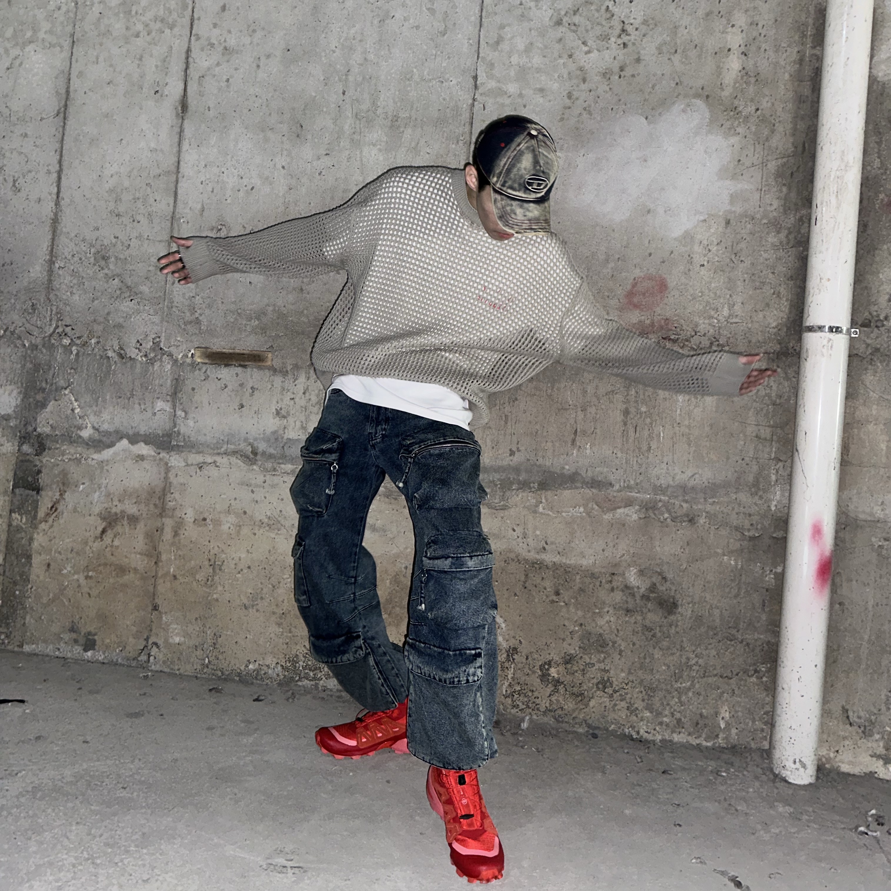 Diesel C-Seymon Treated Denim Baseball Cap Blue White, Salomon x MM6 Maison Margiela Cross High Fiery Red 착용 스타일 - 3