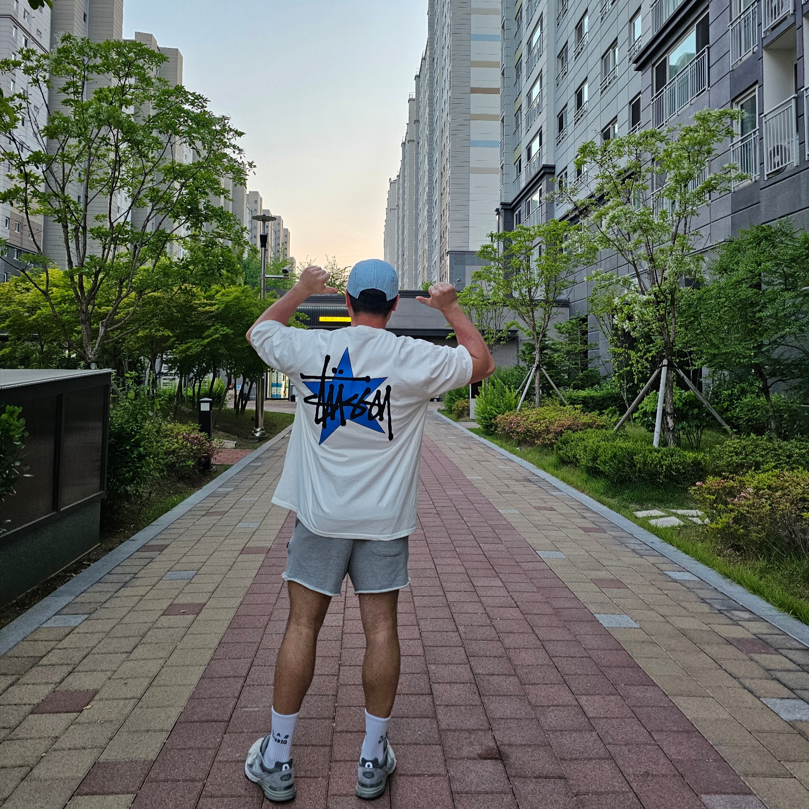 Stussy Star Pigment Dyed T-Shirt Natural, IAB Studio Heavy Sweat Shorts Gray - 23FW 착용 스타일 - 2