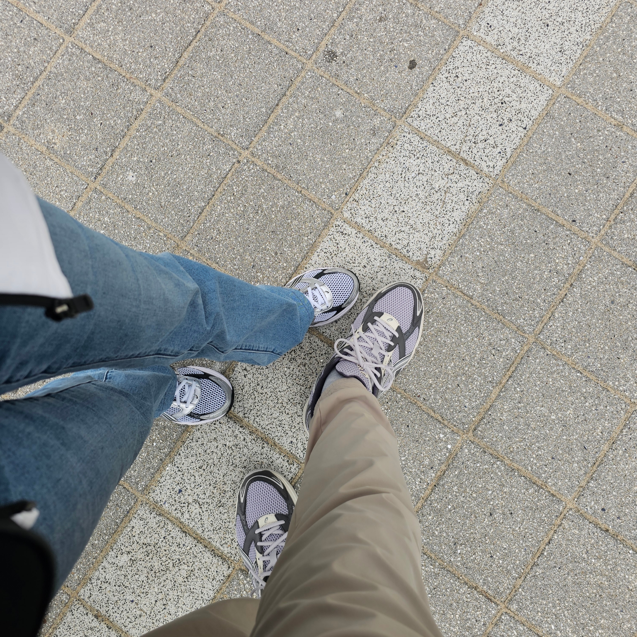 Asics Gel-1130 Oyster Grey Clay Grey 착용 스타일