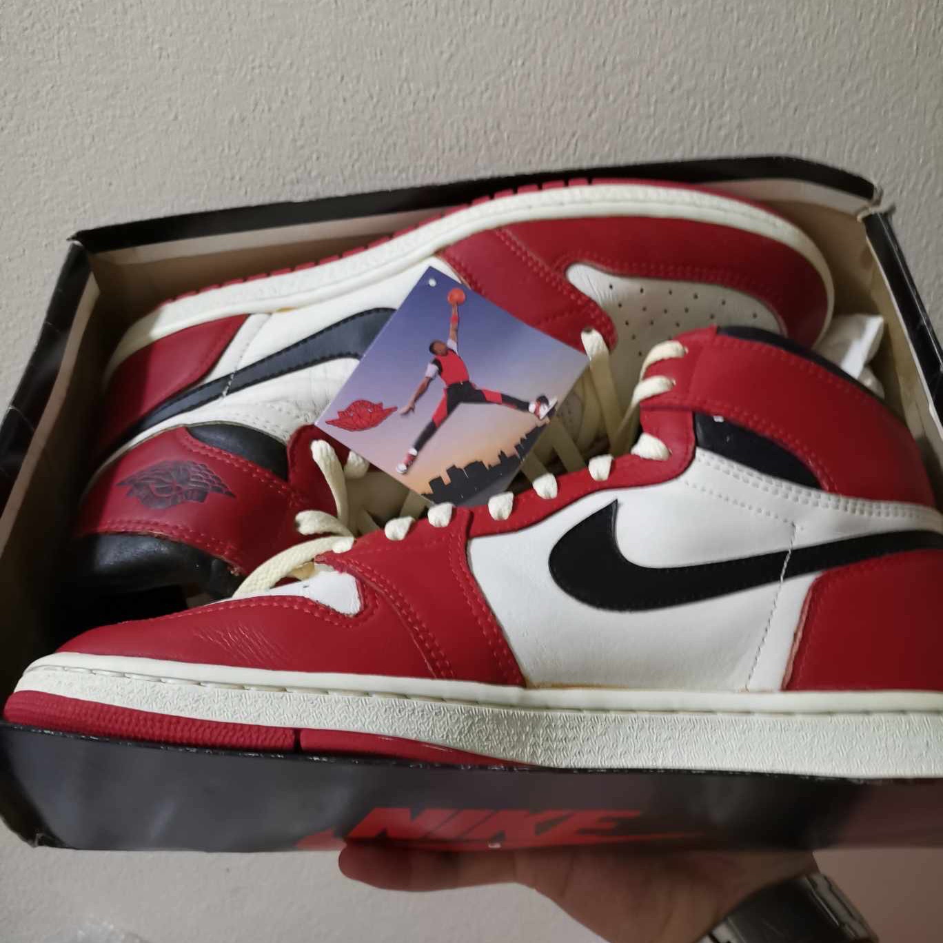 Jordan 1 OG Chicago 1985 착용 스타일 - 1