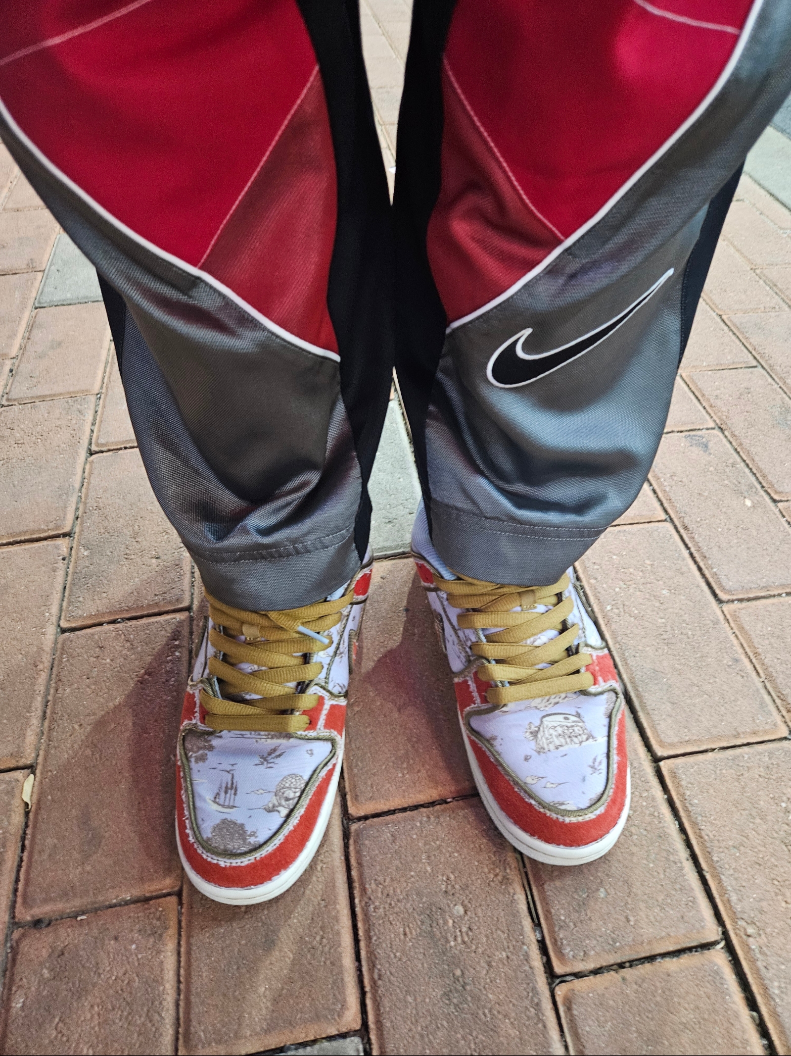 Nike SB Dunk Low Pro Premium Toile, Nike x Cactus Plant Flea Market MX Rave Pants Red Grey Black - Asia 착용 스타일