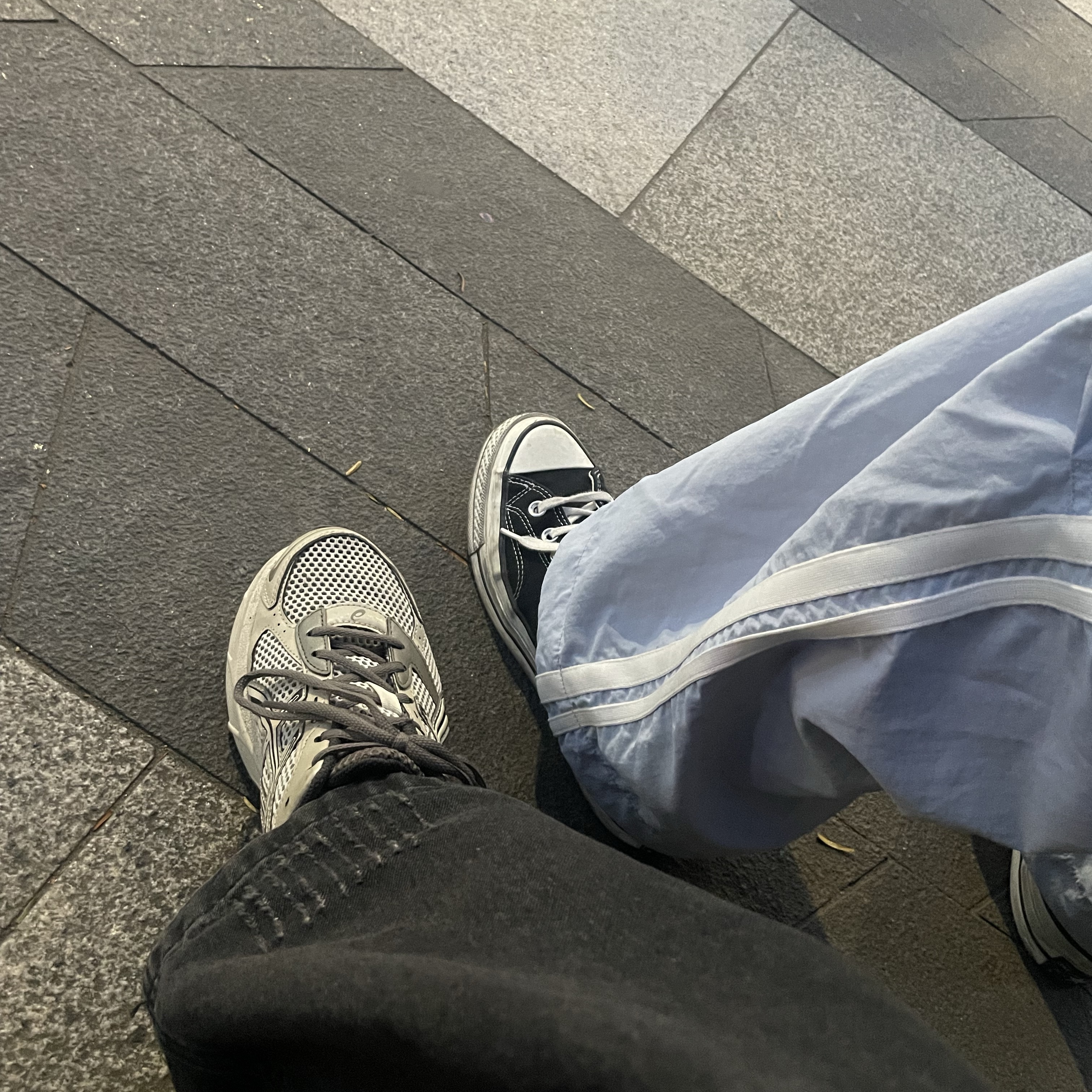 Asics Gel-1130 Birch Dark Taupe - Korea Exclusive, Converse Chuck 70 Hi Black 착용 스타일