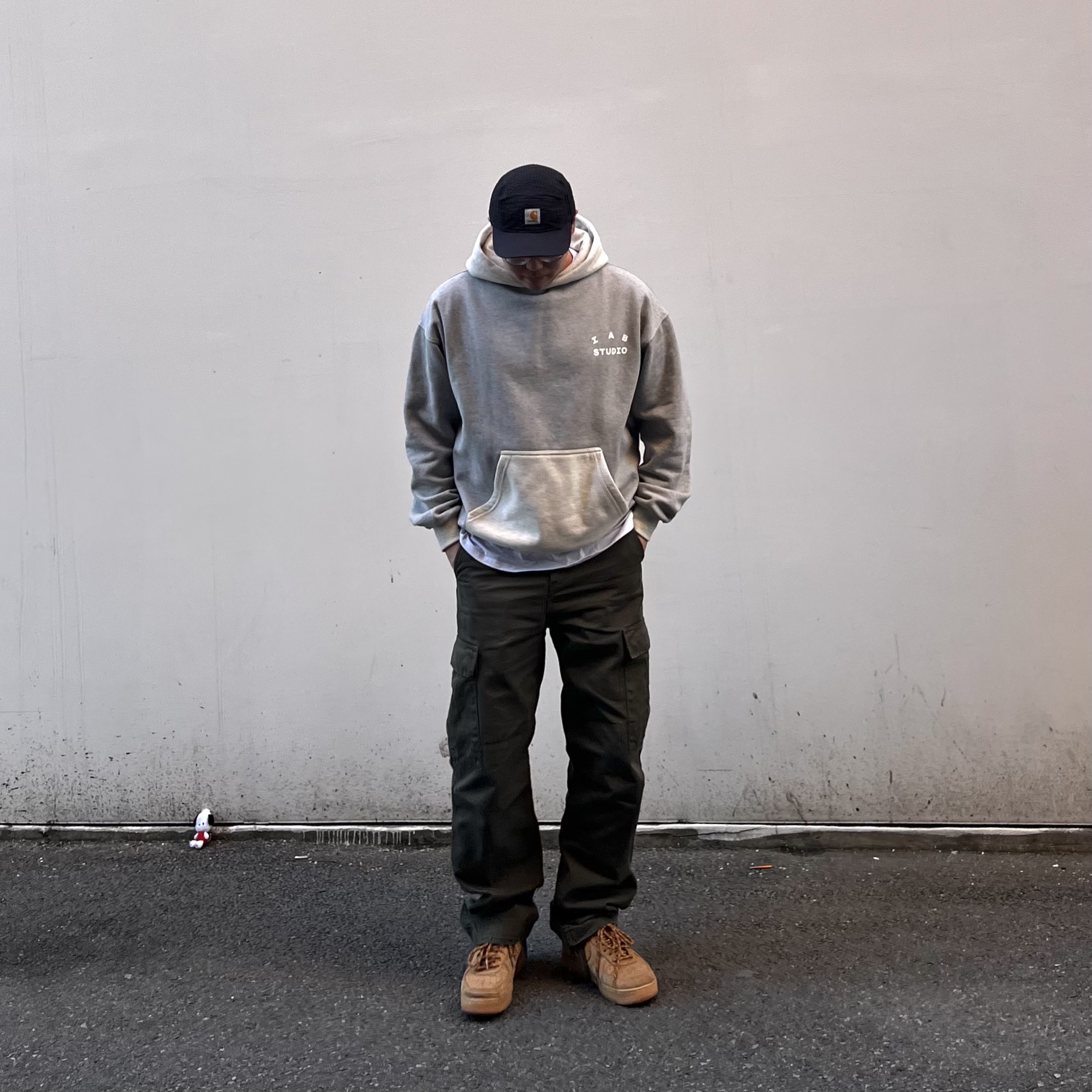 Nike Air Force 1 '07 WB Flax, Carhartt WIP Aviation Pants Cypress 착용 스타일