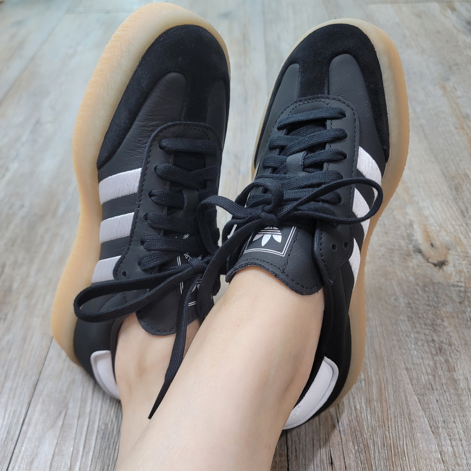 (W) Adidas Sambae Black White 착용 스타일