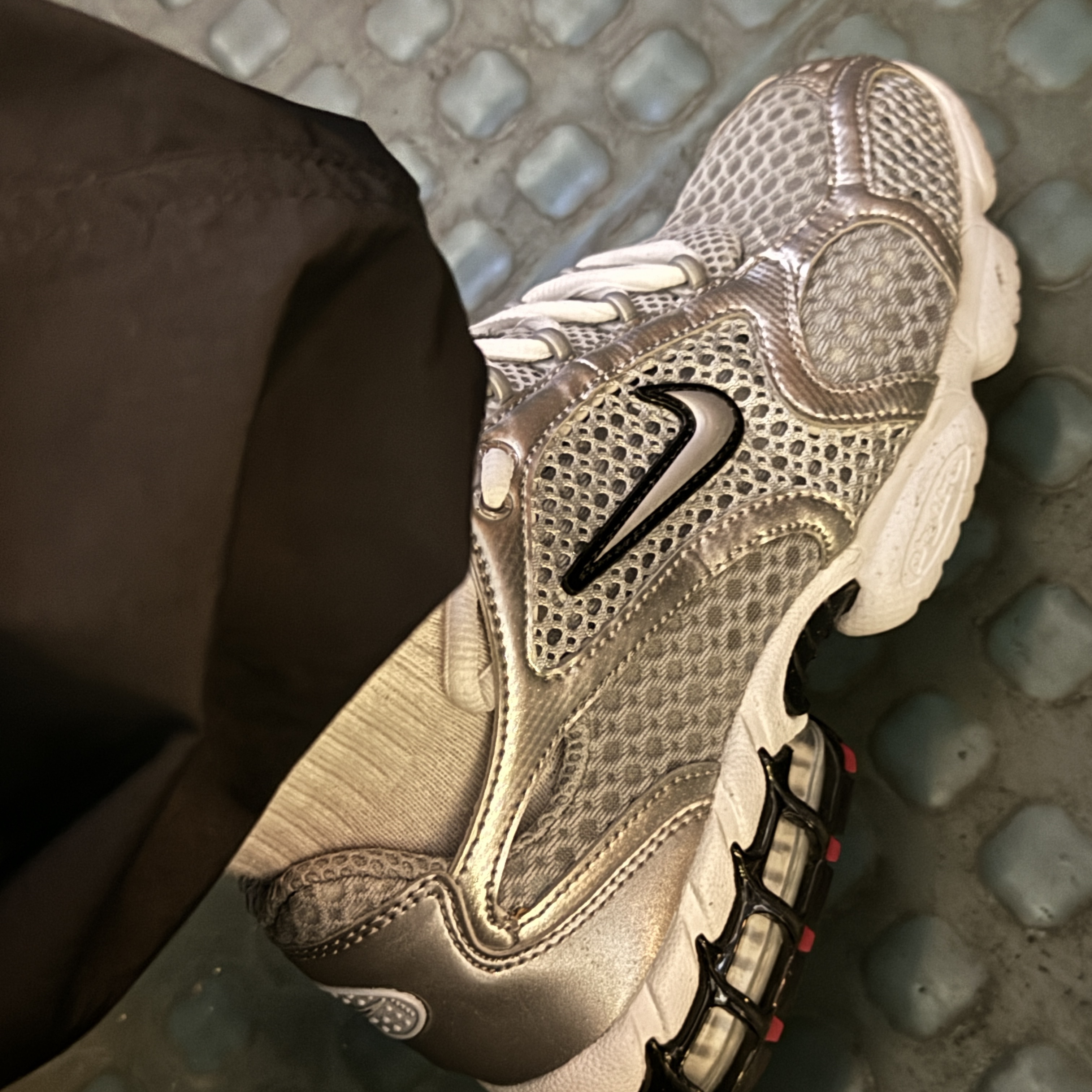 Nike Air Zoom Spiridon Cage 2 Metallic Silver 착용 스타일