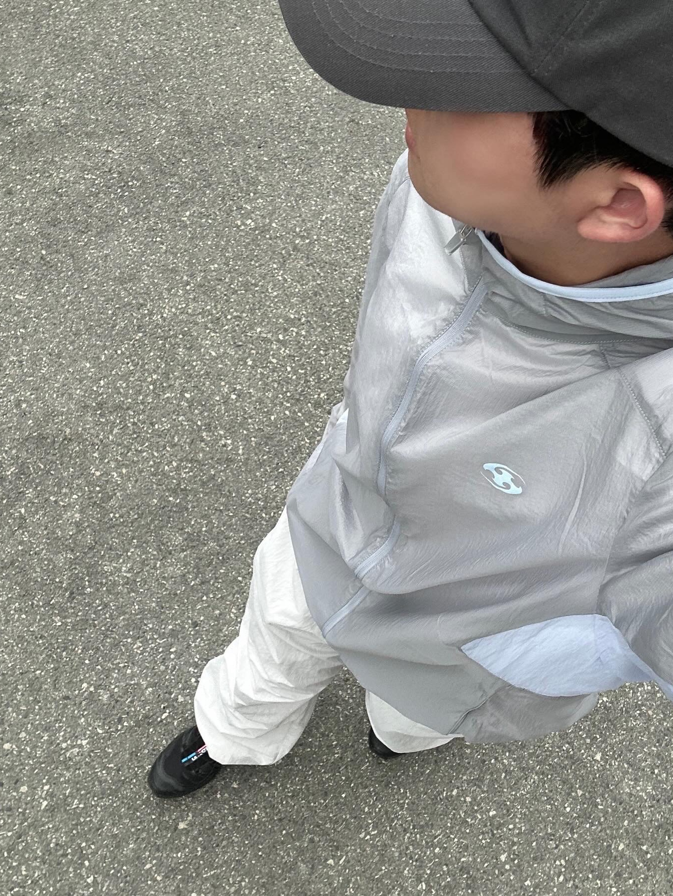 Sansan Gear Air Dash Jacket Light Grey - 24SS, Salomon XT-6 ADV Black 착용 스타일