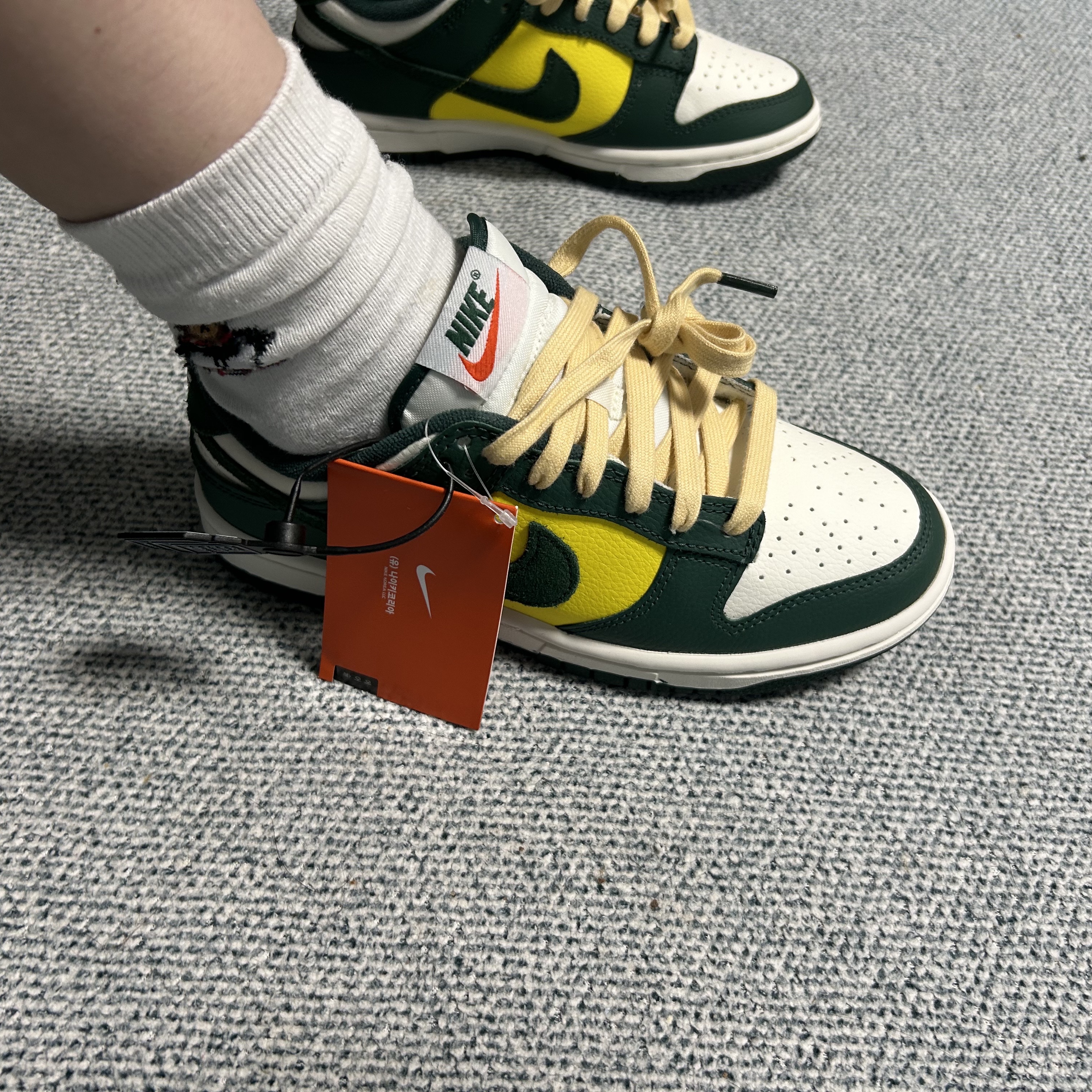 (W) Nike Dunk Low SE Opti Noble Green 착용 스타일