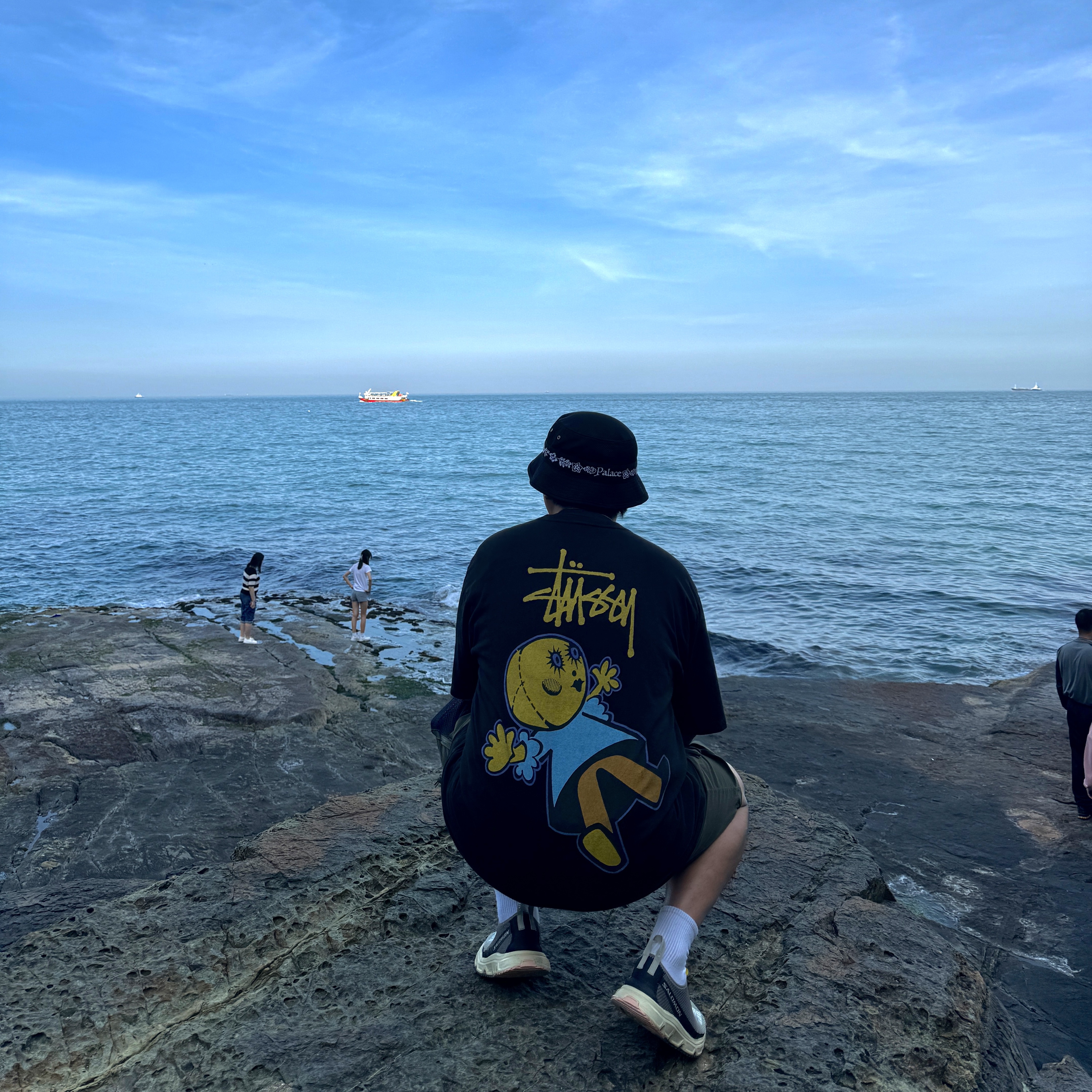 Stussy Dollie Pigment Dyed T-Shirt Black, Salomon RX Moc 3.0 Pewter Desert 착용 스타일