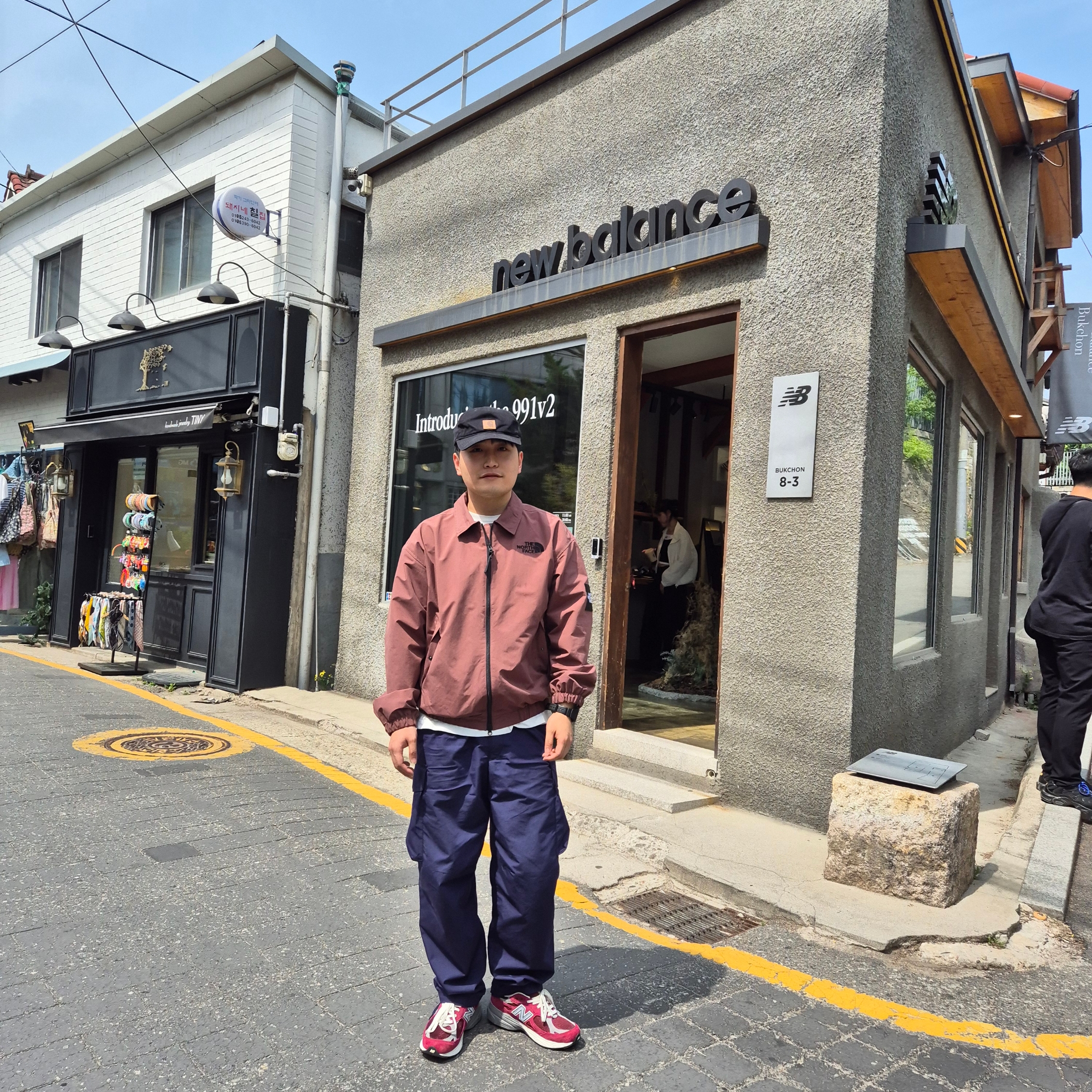 New Balance 990v3 Made in USA Scarlet Marblehead 착용 스타일