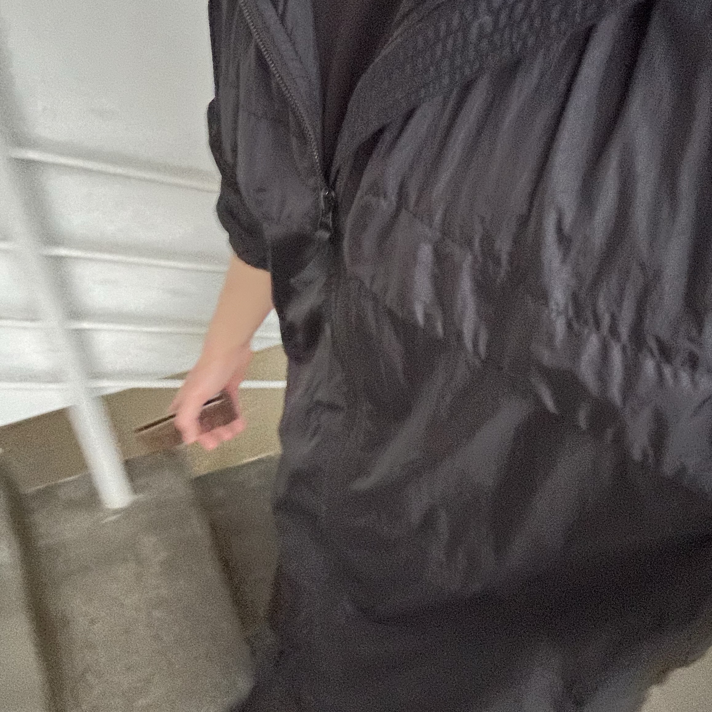 Stone Island 40922 Garment Dyed Crinkle Reps R-Nylon Dark Grey - 24SS 착용 스타일