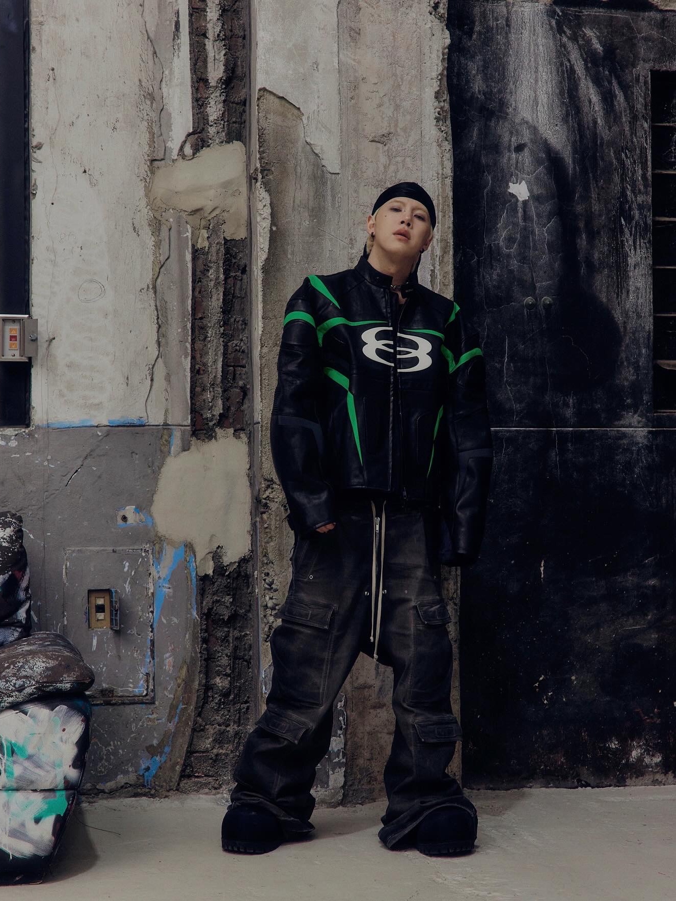 Balenciaga Unity Sports Icon Racer Jacket Black, Balenciaga Skiwear Alaska Nylon Low Boot Black 착용 스타일 - 1