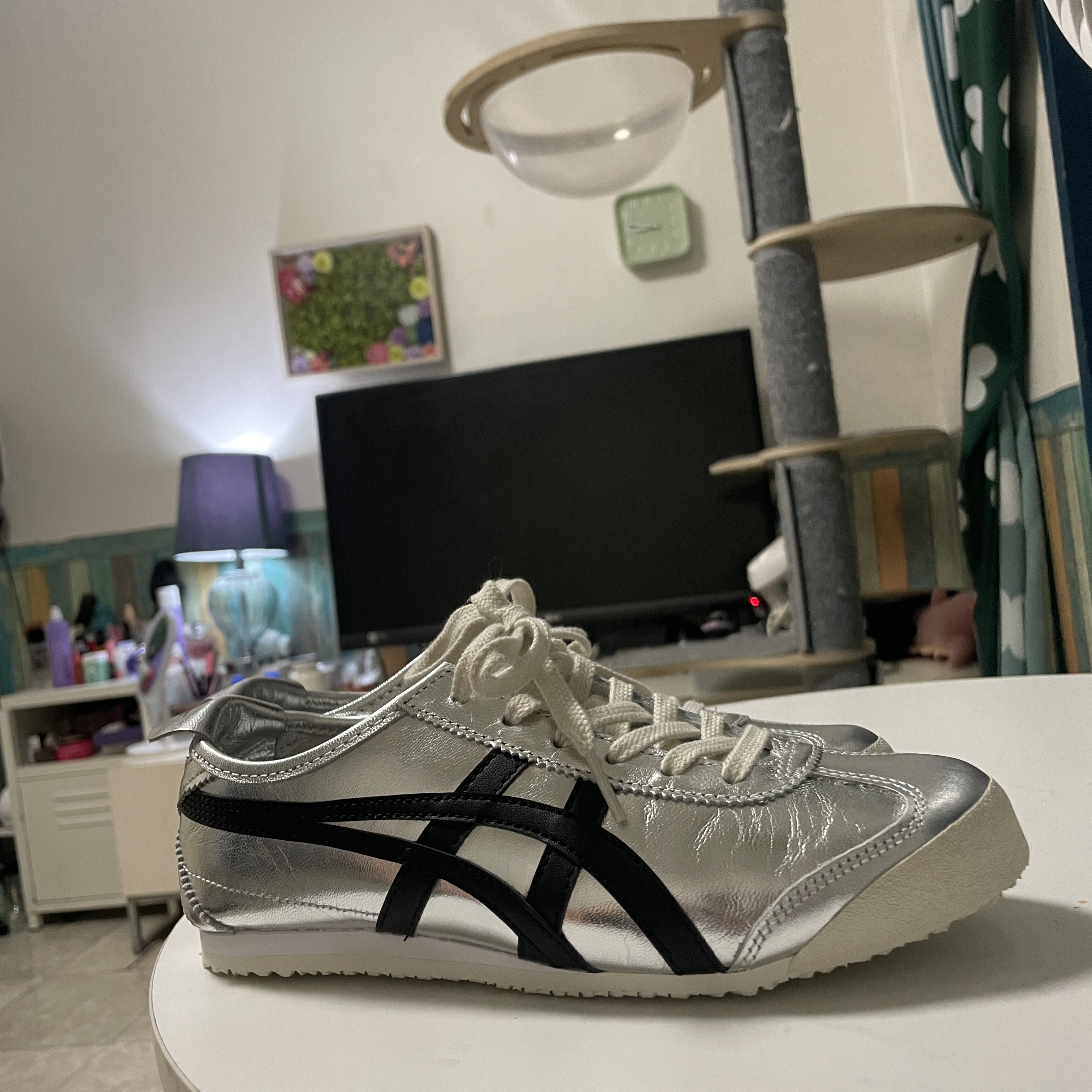 Onitsuka Tiger Mexico 66 Pure Silver Black 착용 스타일