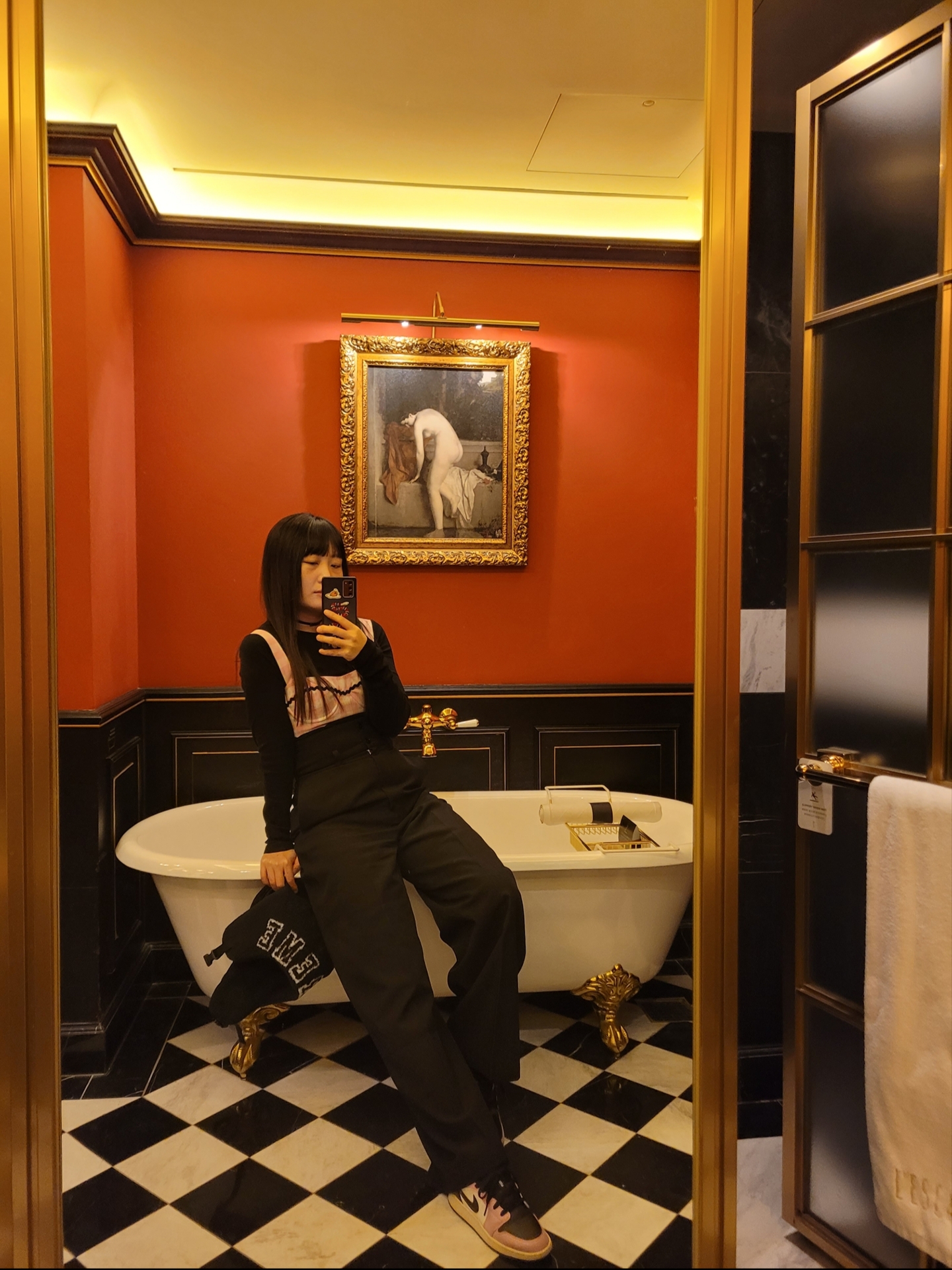 Supreme Shearling Trooper Black - 23FW 착용 스타일