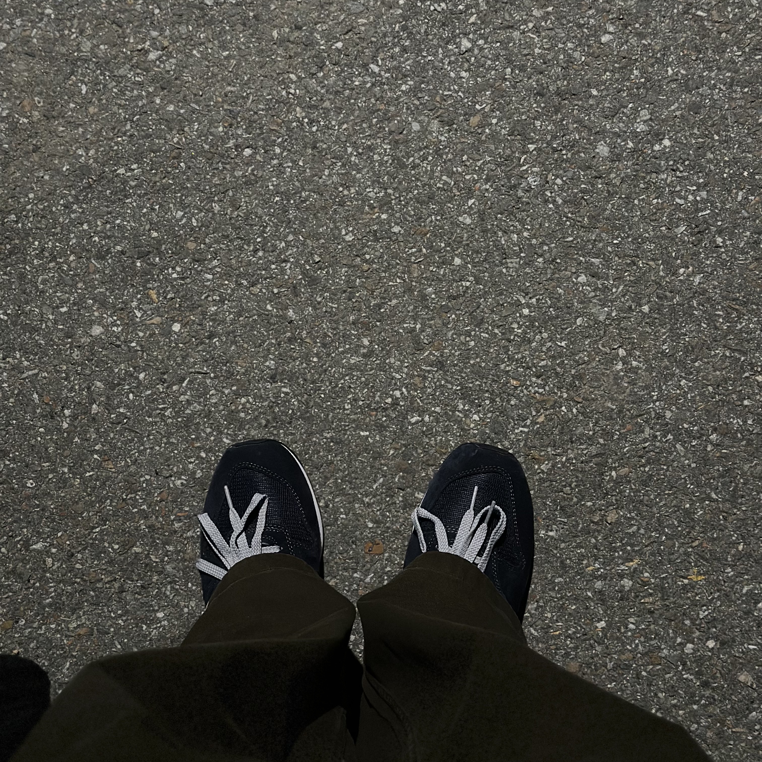 New Balance 996 Navy Silver 착용 스타일