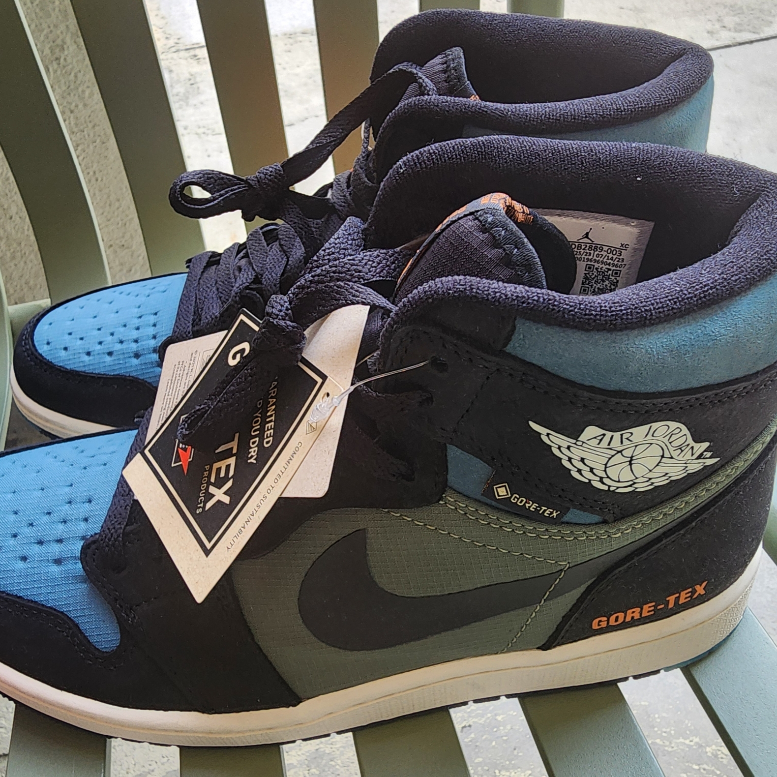 Jordan 1 Element Gore-Tex Noise Aqua and Light Olive 착용 스타일 - 2