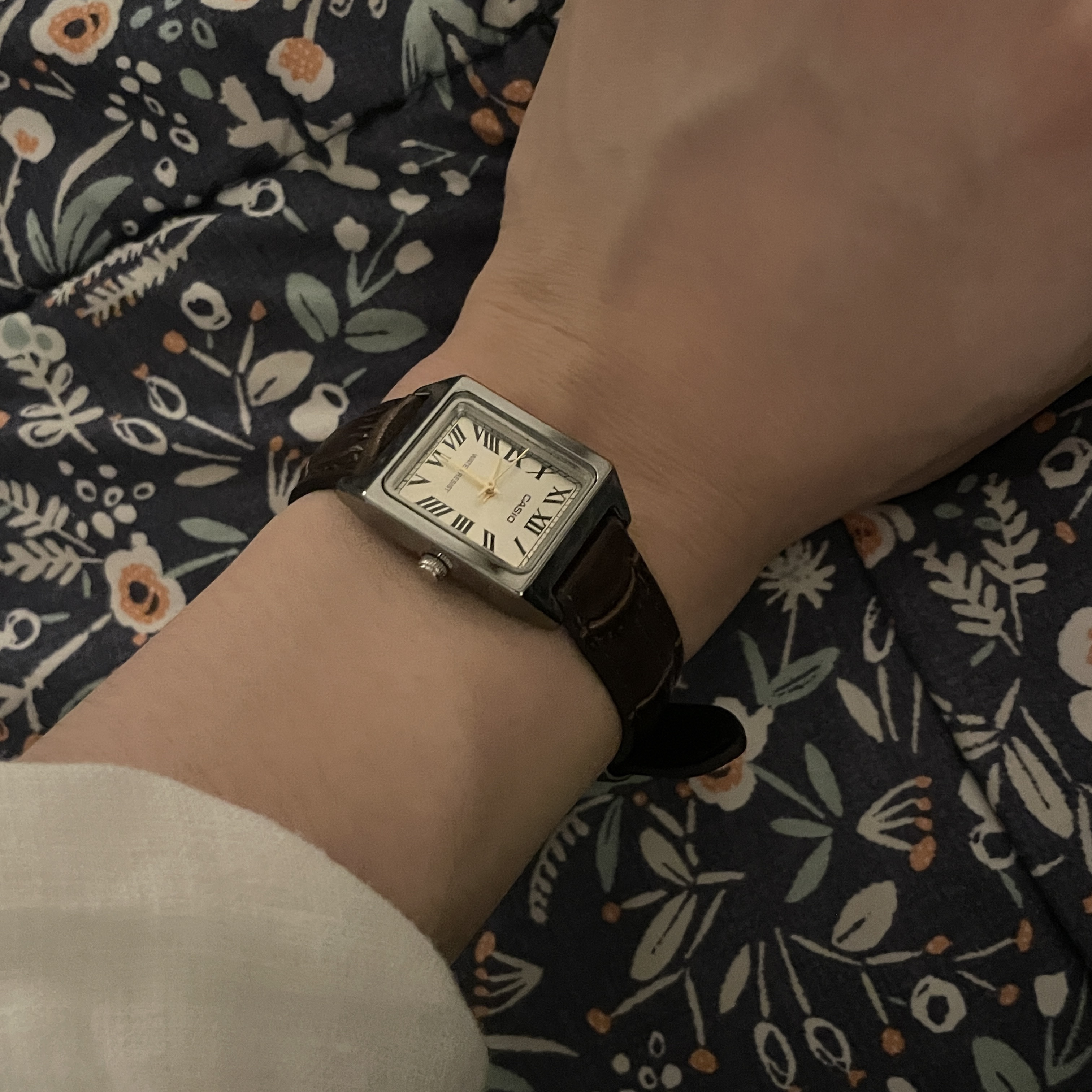 Casio LTP-V007L-9B 착용 스타일 - 2