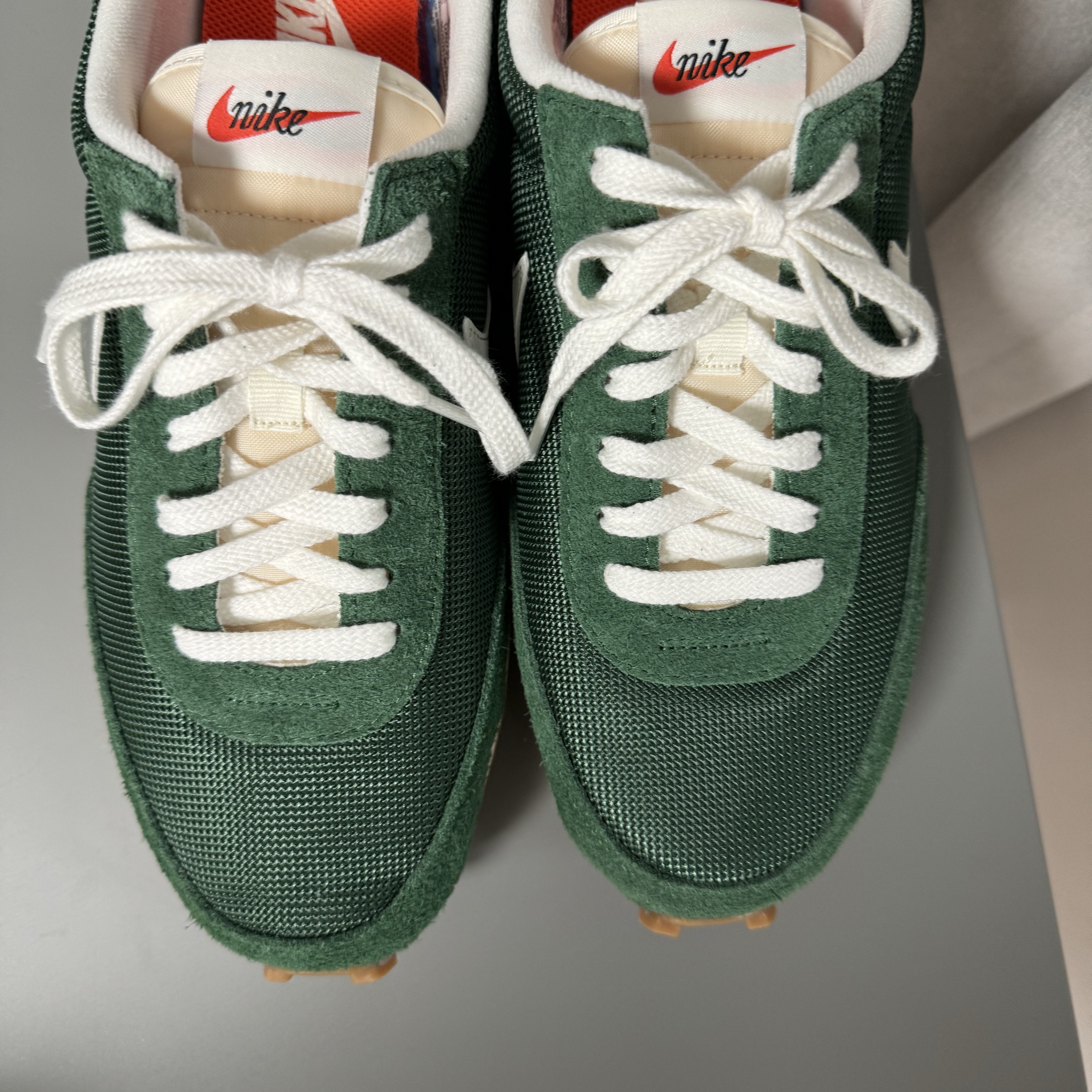 (W) Nike Daybreak Vintage Fir Coconut Milk 착용 스타일 - 2