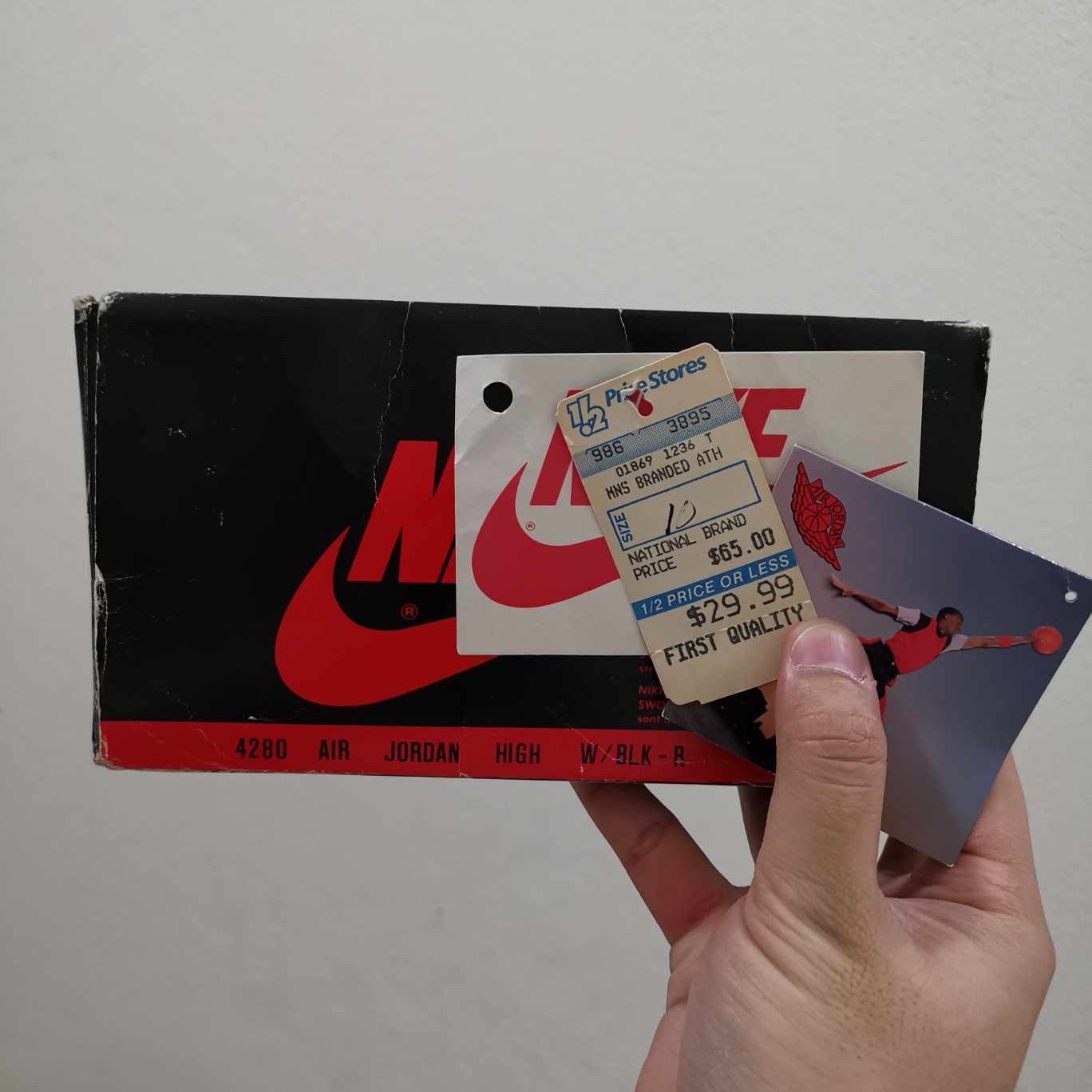 Jordan 1 OG Chicago 1985 착용 스타일 - 3