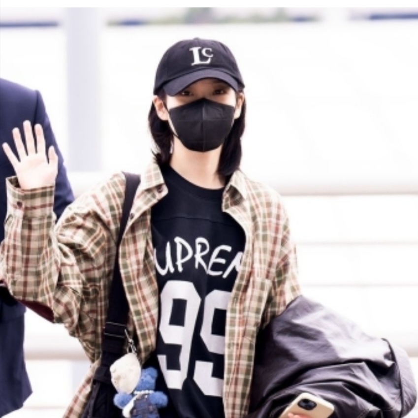 Supreme 99 LS Football Top Black - 24SS 착용 스타일