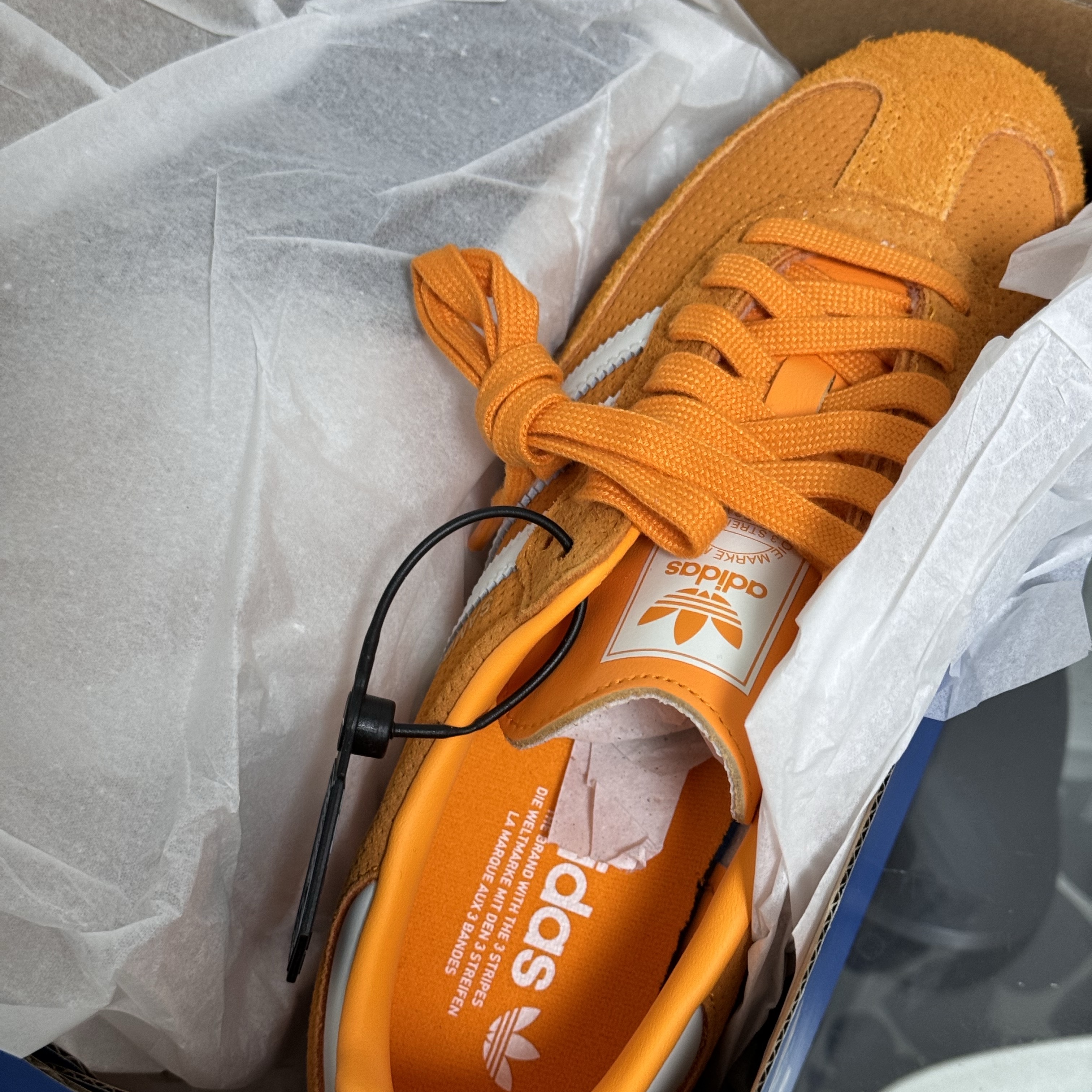 Adidas Samba OG Orange Rush 착용 스타일 - 2