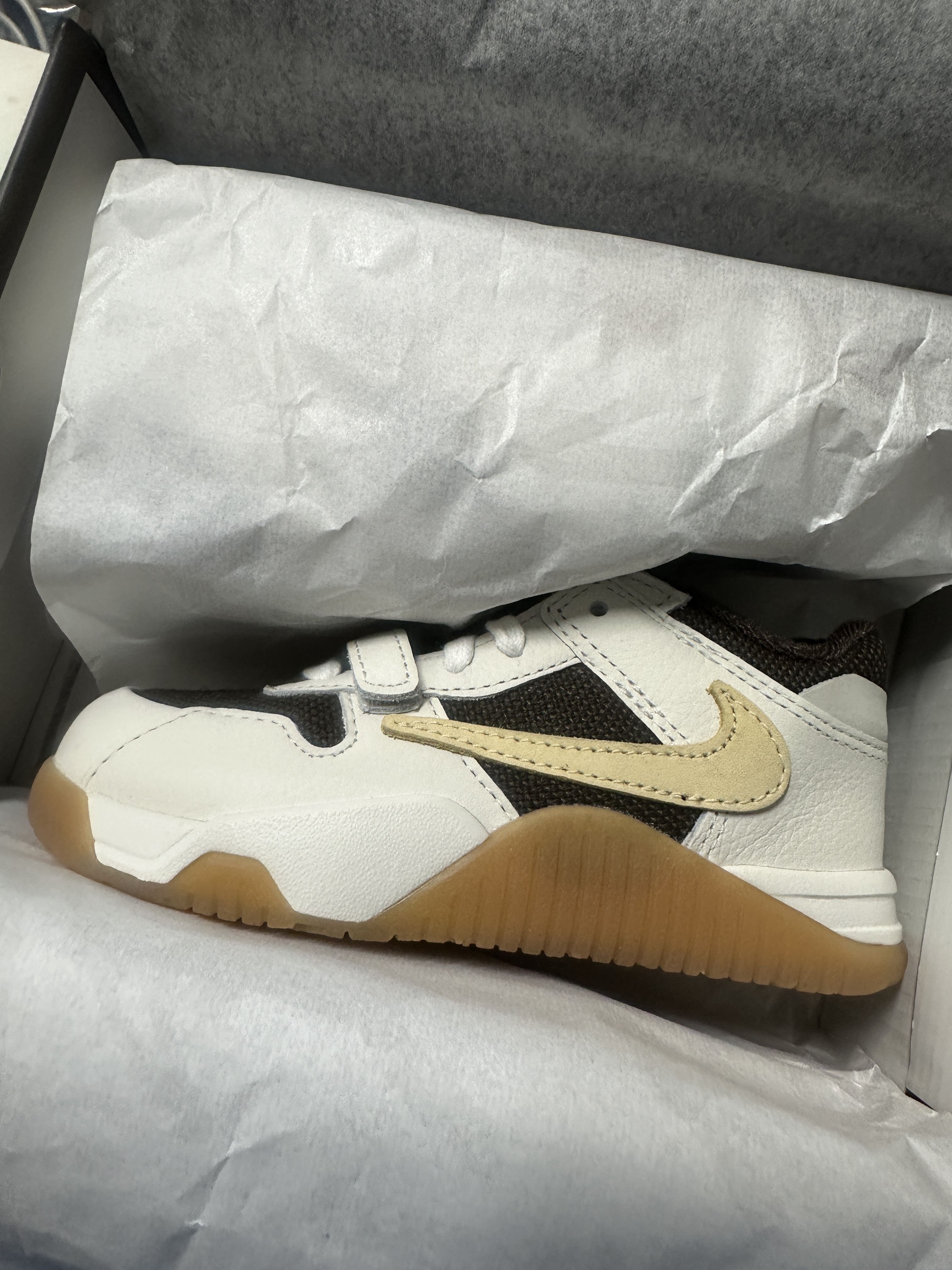 (TD) Jordan x Travis Scott Jumpman Jack TR Sail and Dark Mocha 착용 스타일 - 3