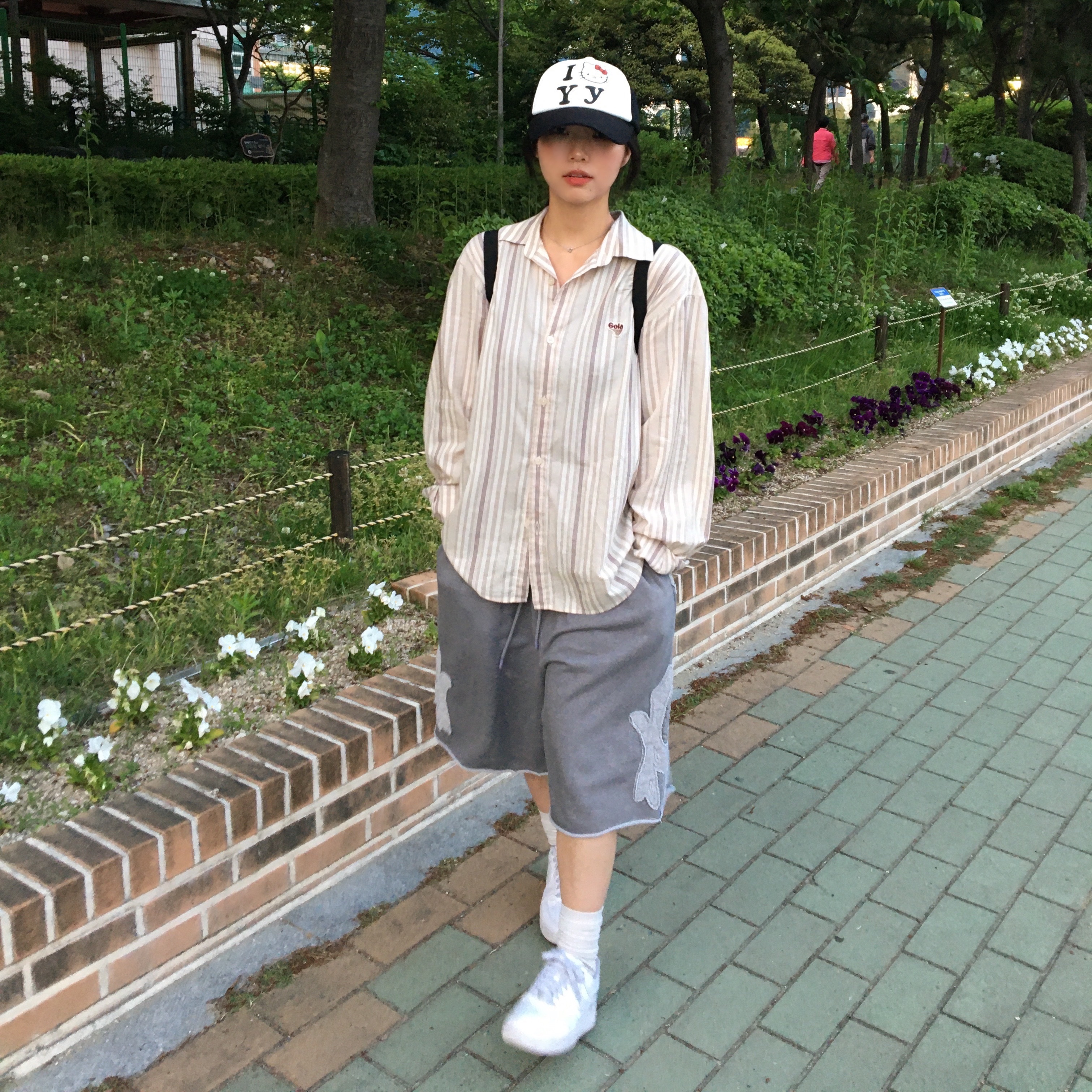 Open Yy x Hello Kitty Trucker Cap Black, Nike Air Force 1 '07 Low White 착용 스타일 - 1