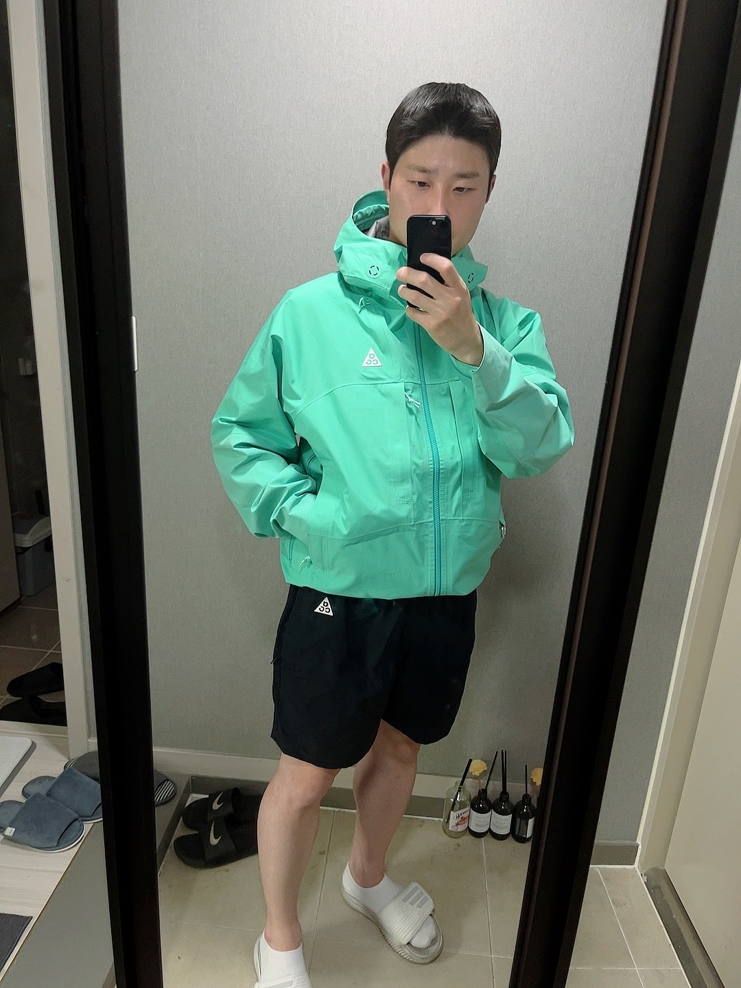 Nike ACG Storm-Fit ADV Gore-Tex Misery Ridge Jacket Light Menta - Asia, Arc'teryx Calvus Cap Black 착용 스타일 - 2