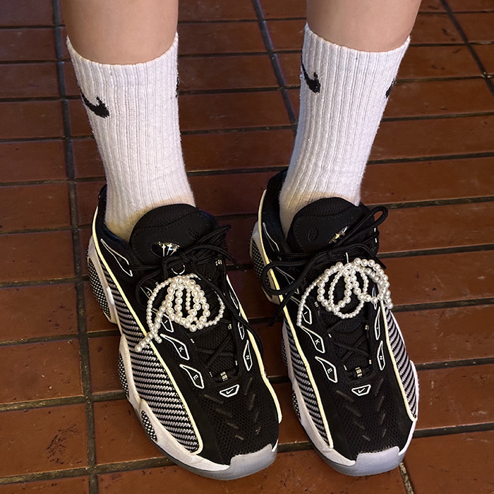 Nike x Drake Nocta Glide Black White Clear 착용 스타일 - 4