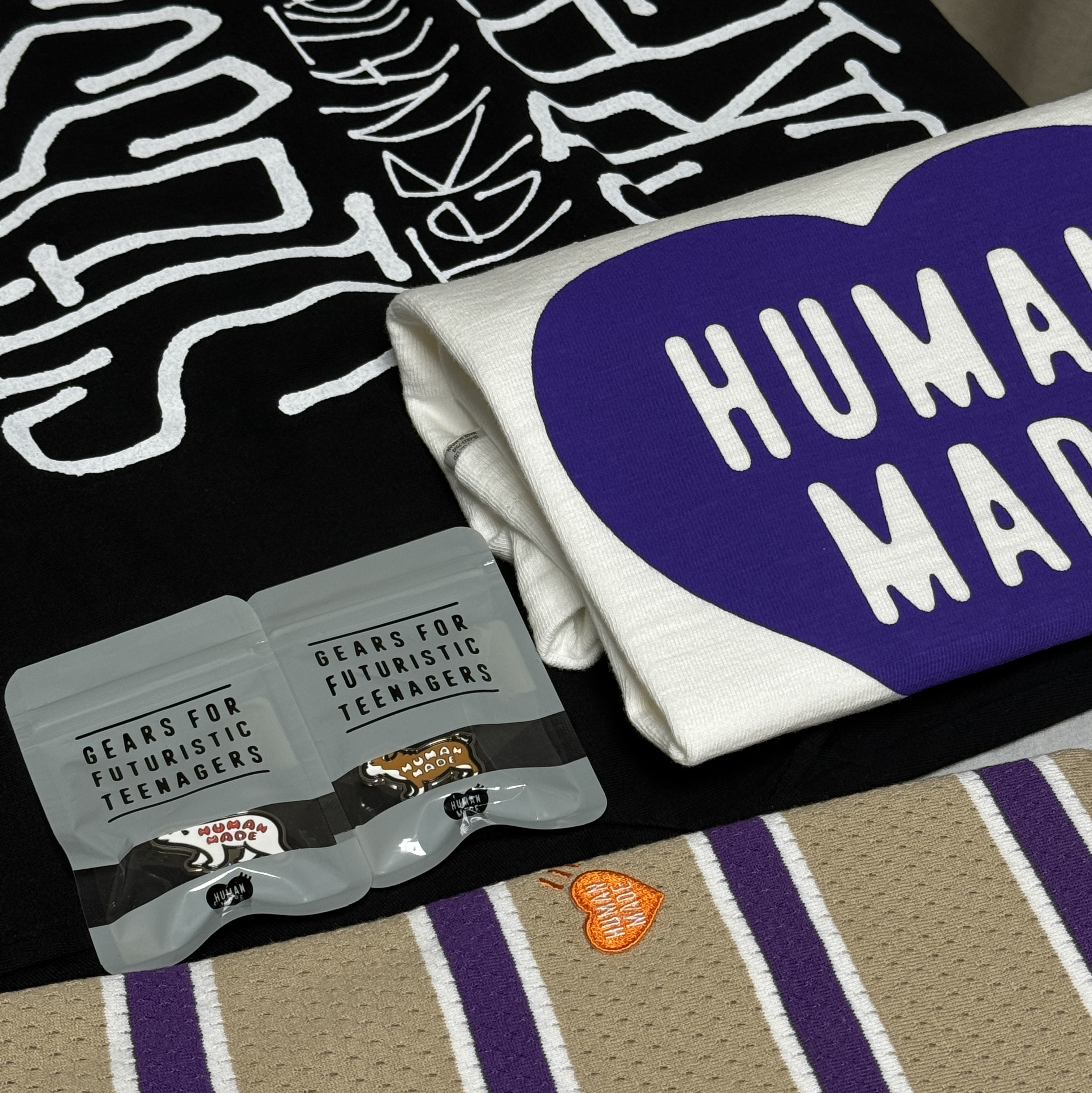Human Made Heart T-Shirt White - Fukuoka Store Exclusive, Human Made Striped Mesh T-Shirt Beige 착용 스타일 - 1