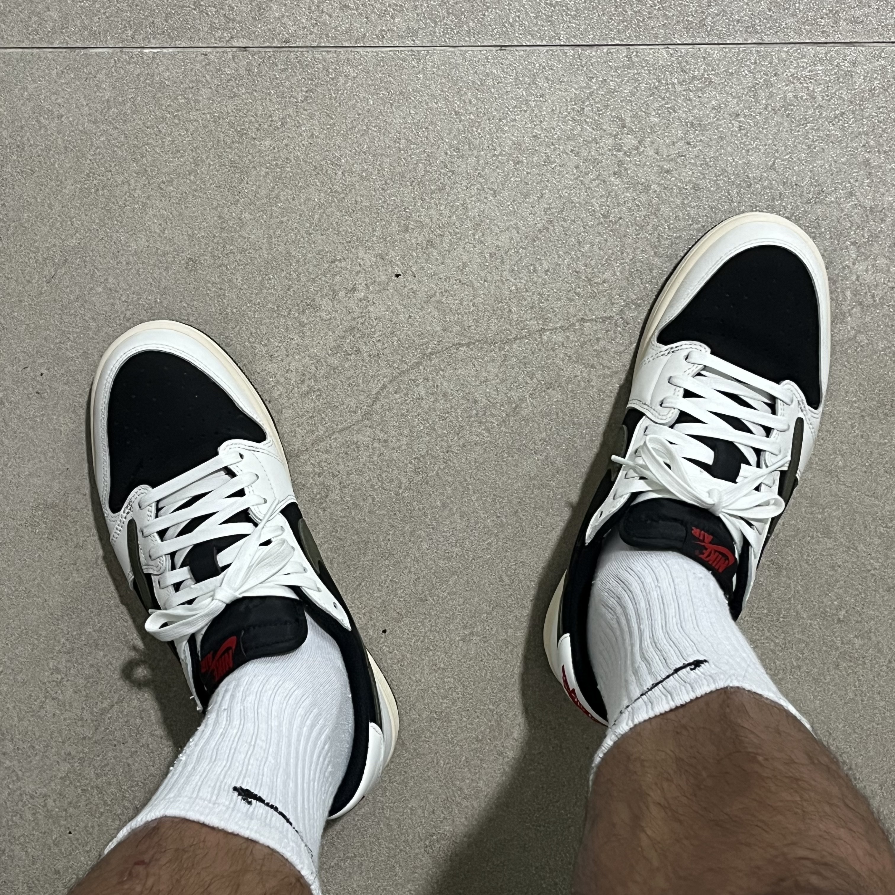 (W) Jordan 1 x Travis Scott Retro Low OG SP Medium Olive 착용 스타일