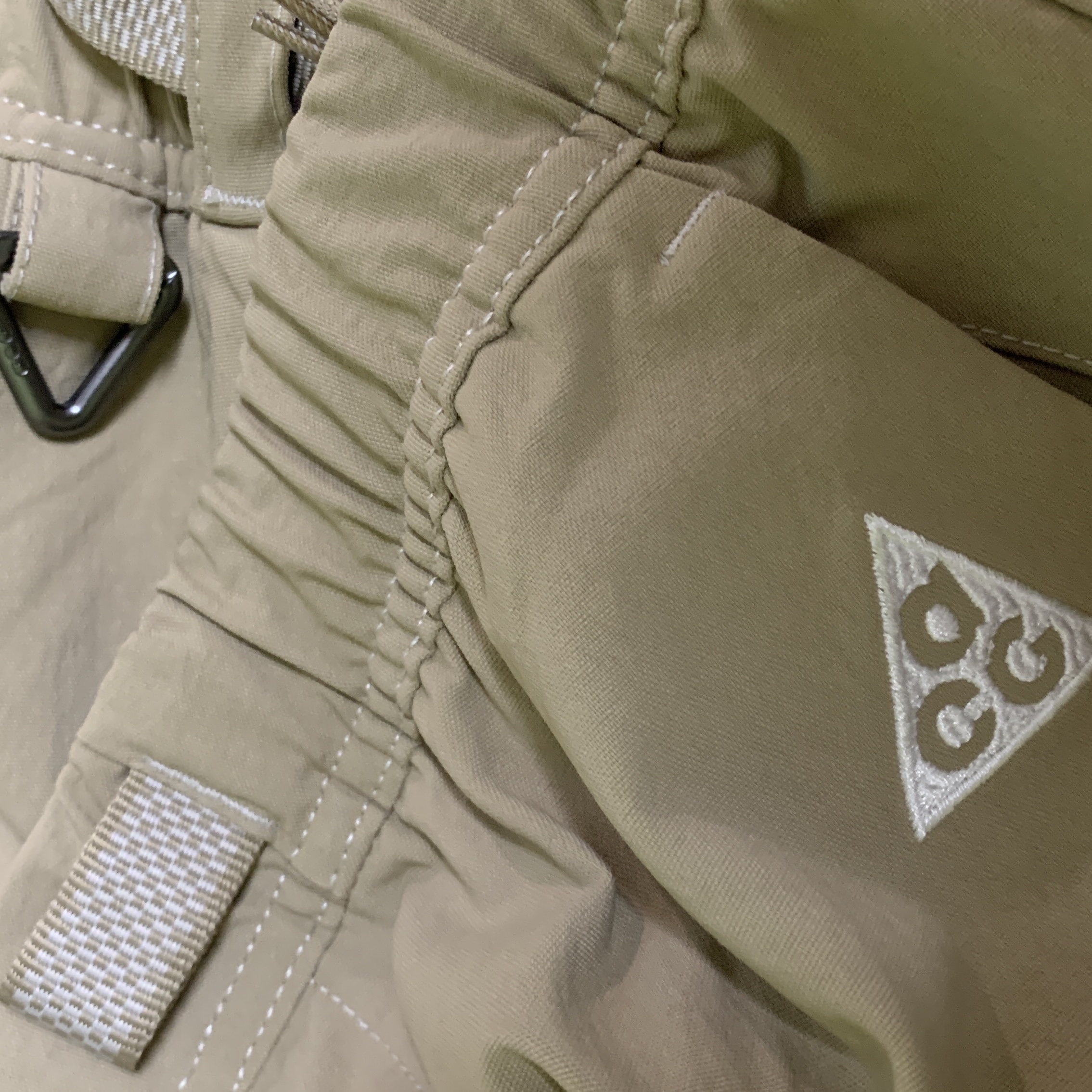 Nike ACG Smith Summit Cargo Pants Khaki Iron Ore - Asia 착용 스타일